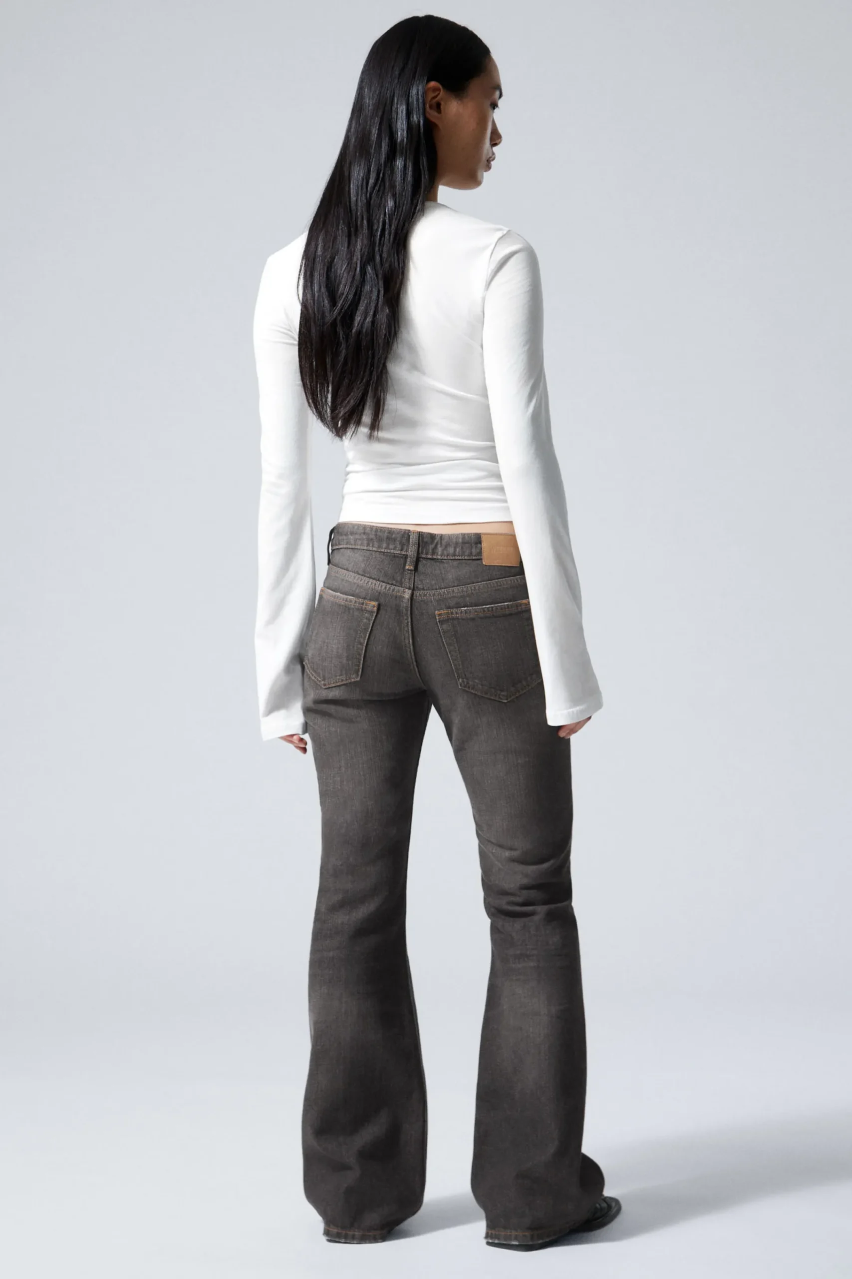nova_low_waist_slim_bootcut_leg_jeans_4-3.webp Weekday Jeans<NOVA LOW WAIST SLIM BOOTCUT LEG JEANS