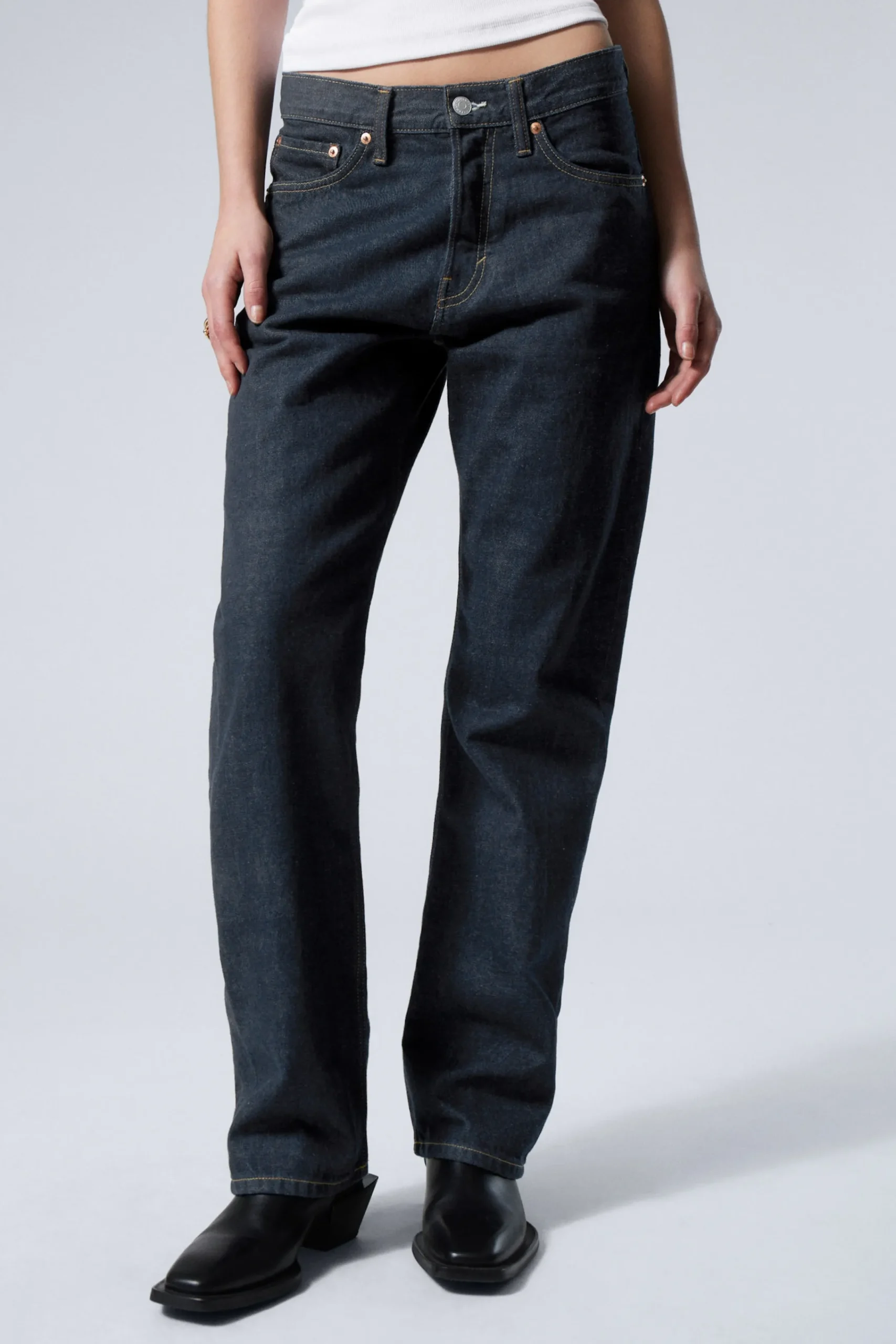 orbit_mid_waist_regular_straight_leg_jeans_3-2.webp Weekday Jeans | Jeans<ORBIT MID WAIST REGULAR STRAIGHT LEG JEANS