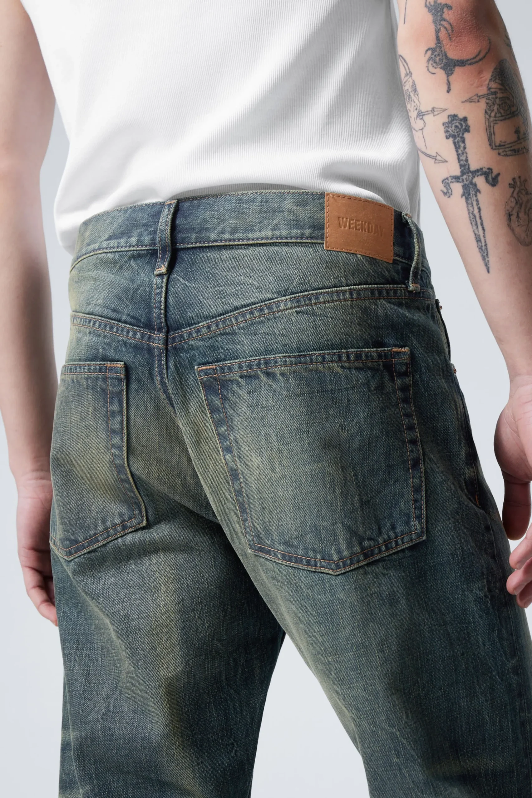 orbit_mid_waist_regular_straight_leg_jeans_6.webp Weekday Jeans<ORBIT MID WAIST REGULAR STRAIGHT LEG JEANS