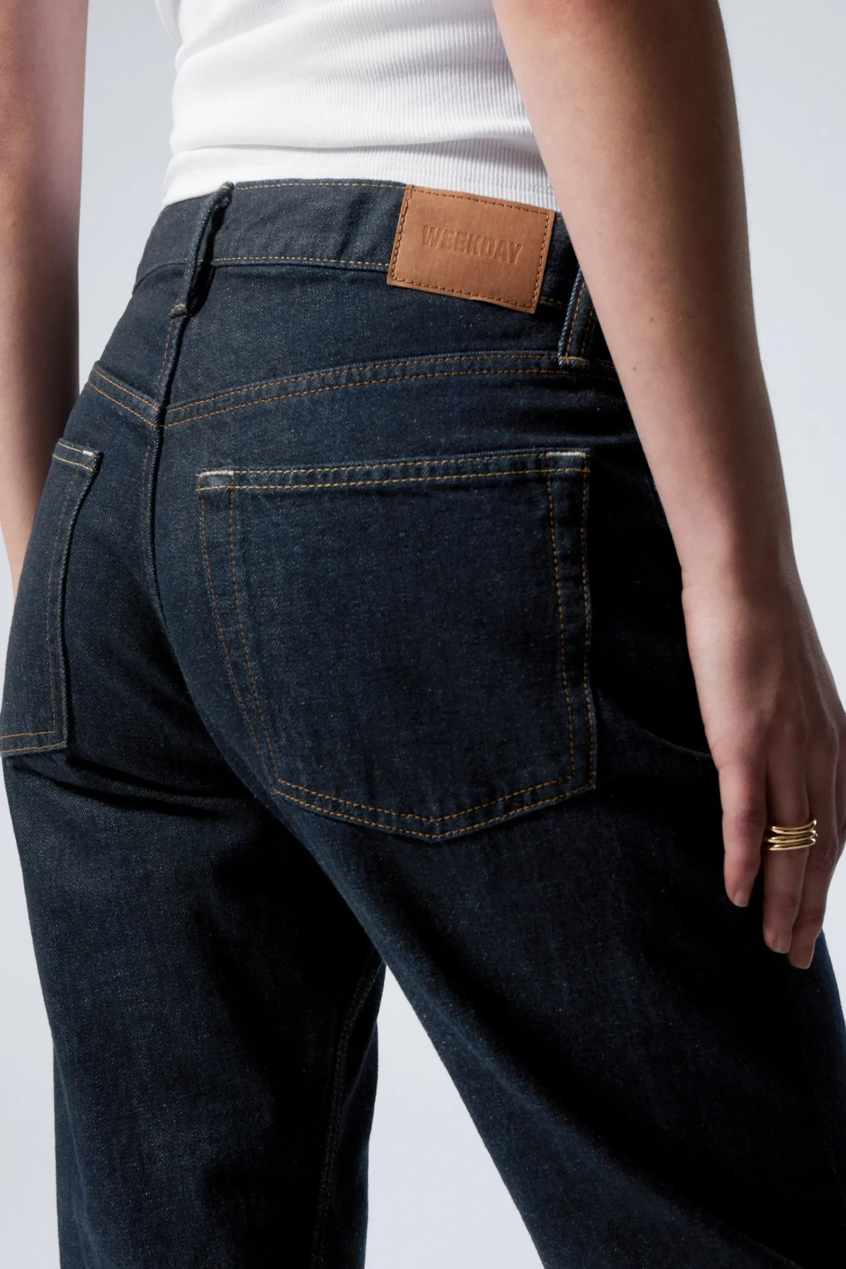 orbit_mid_waist_regular_straight_leg_jeans_8-2.webp Weekday Jeans | Jeans<ORBIT MID WAIST REGULAR STRAIGHT LEG JEANS