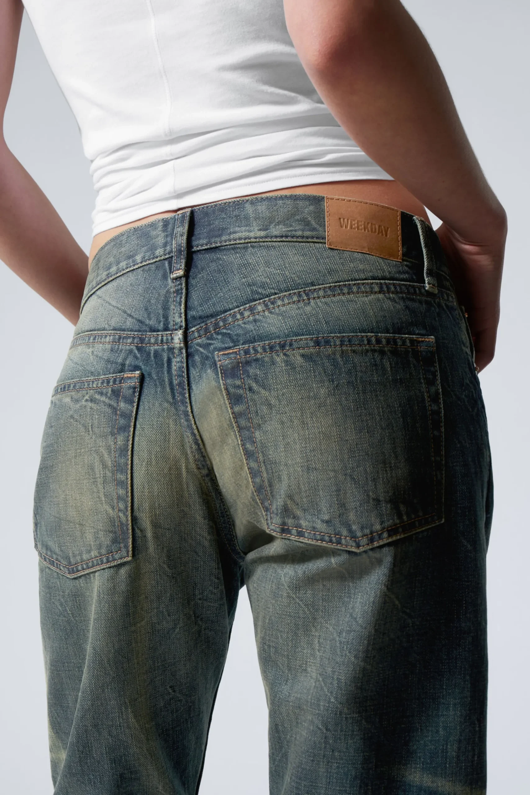 orbit_mid_waist_regular_straight_leg_jeans_8.webp Weekday Jeans<ORBIT MID WAIST REGULAR STRAIGHT LEG JEANS