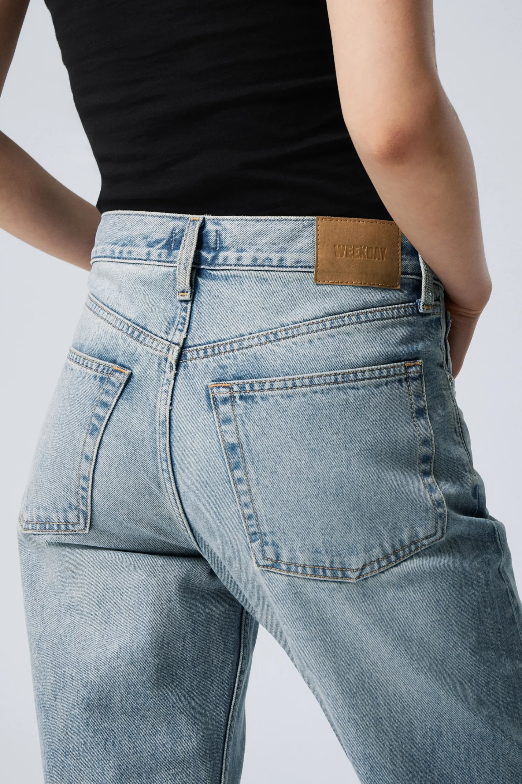 orbit_mid_waist_regular_straight_leg_jeans_9-1.webp Weekday Jeans<ORBIT MID WAIST REGULAR STRAIGHT LEG JEANS