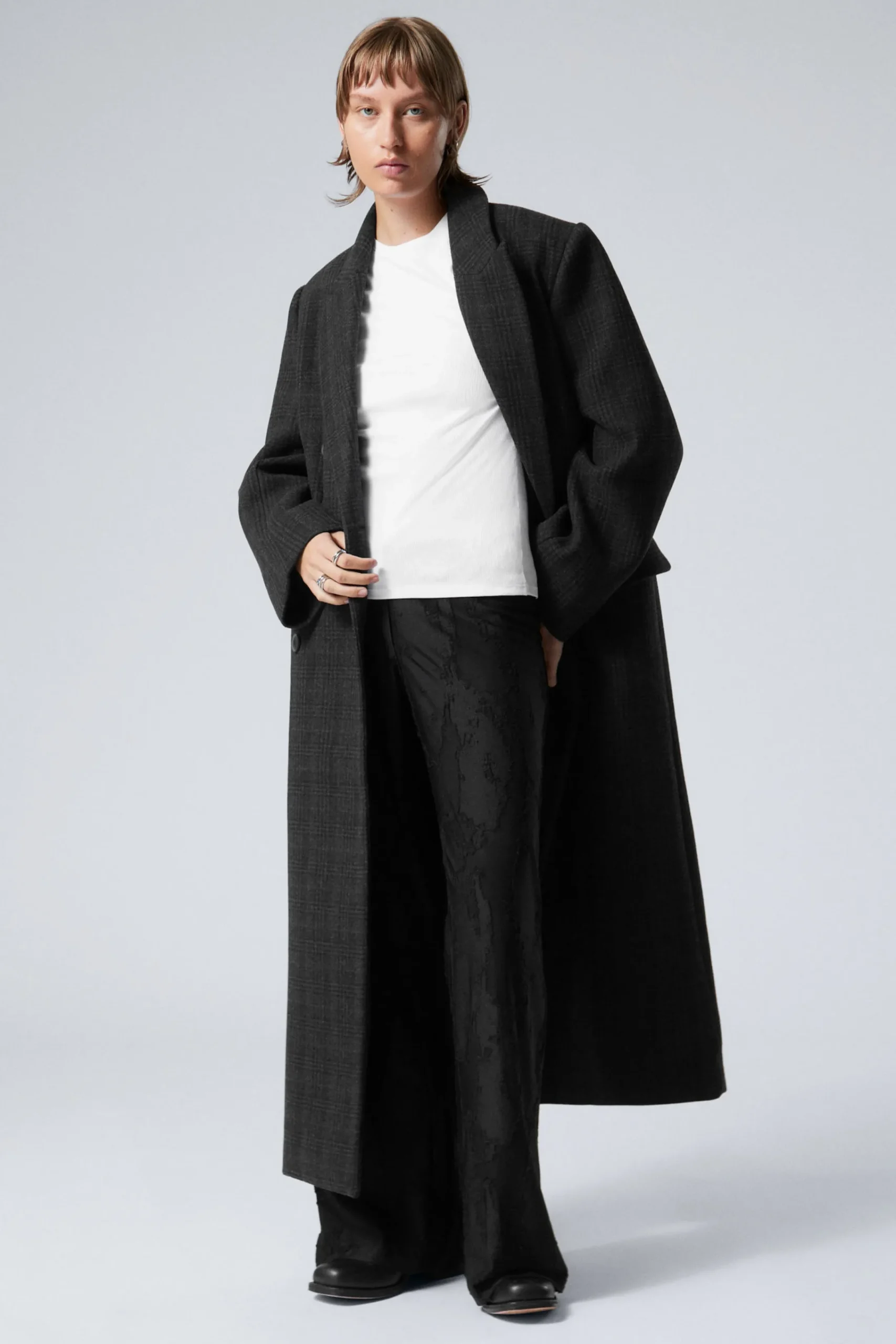 oversized_dubbelknppt_kappa_i_ullblandning_2-1.webp Weekday Jackor & Kappor<OVERSIZED DUBBELKNÄPPT KAPPA I ULLBLANDNING