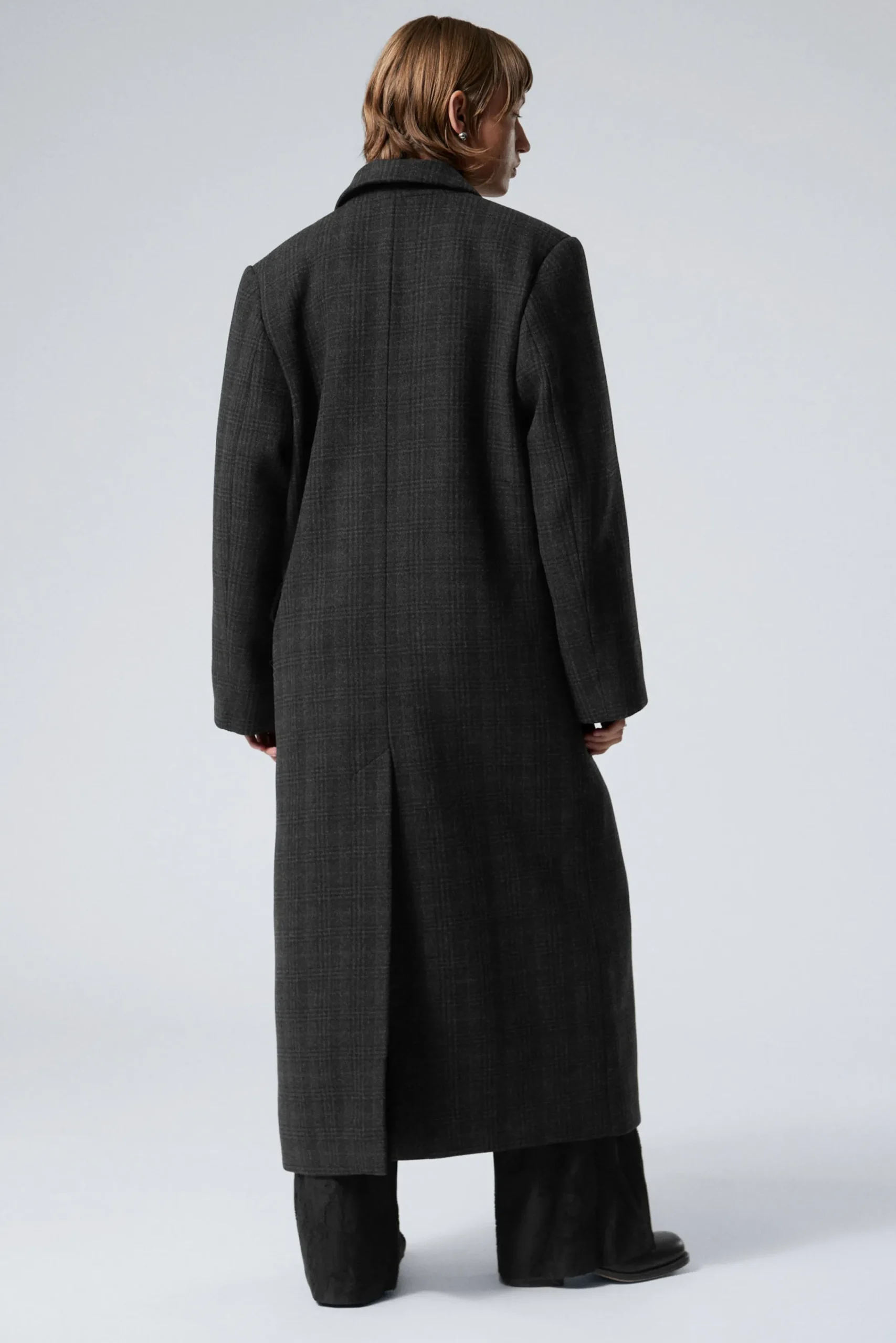 oversized_dubbelknppt_kappa_i_ullblandning_4-1.webp Weekday Jackor & Kappor<OVERSIZED DUBBELKNÄPPT KAPPA I ULLBLANDNING