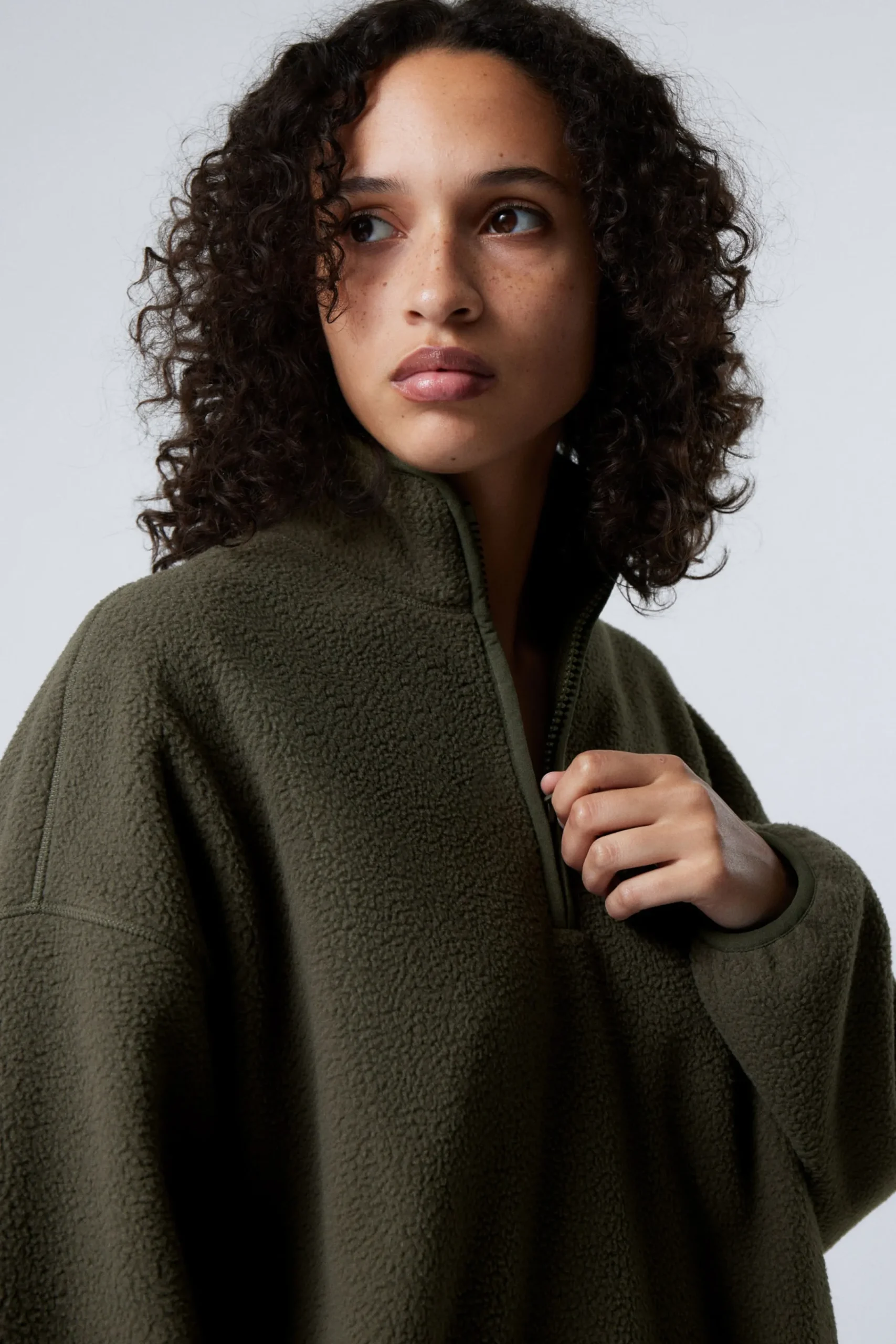 Weekday Sweatshirts<OVERSIZED FLEECE-TRÖJA MED HALV DRAGKEDJA