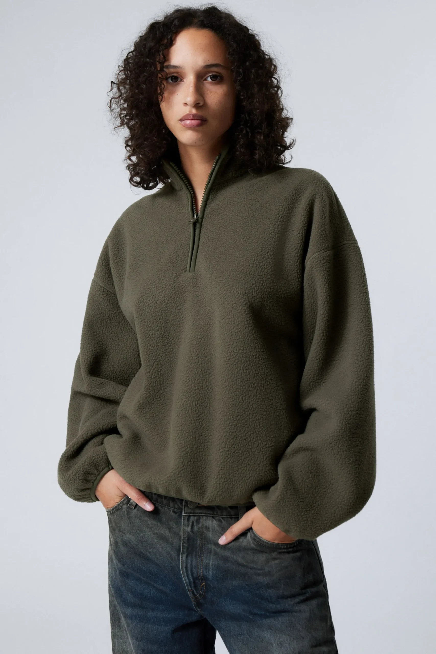 Weekday Sweatshirts<OVERSIZED FLEECE-TRÖJA MED HALV DRAGKEDJA