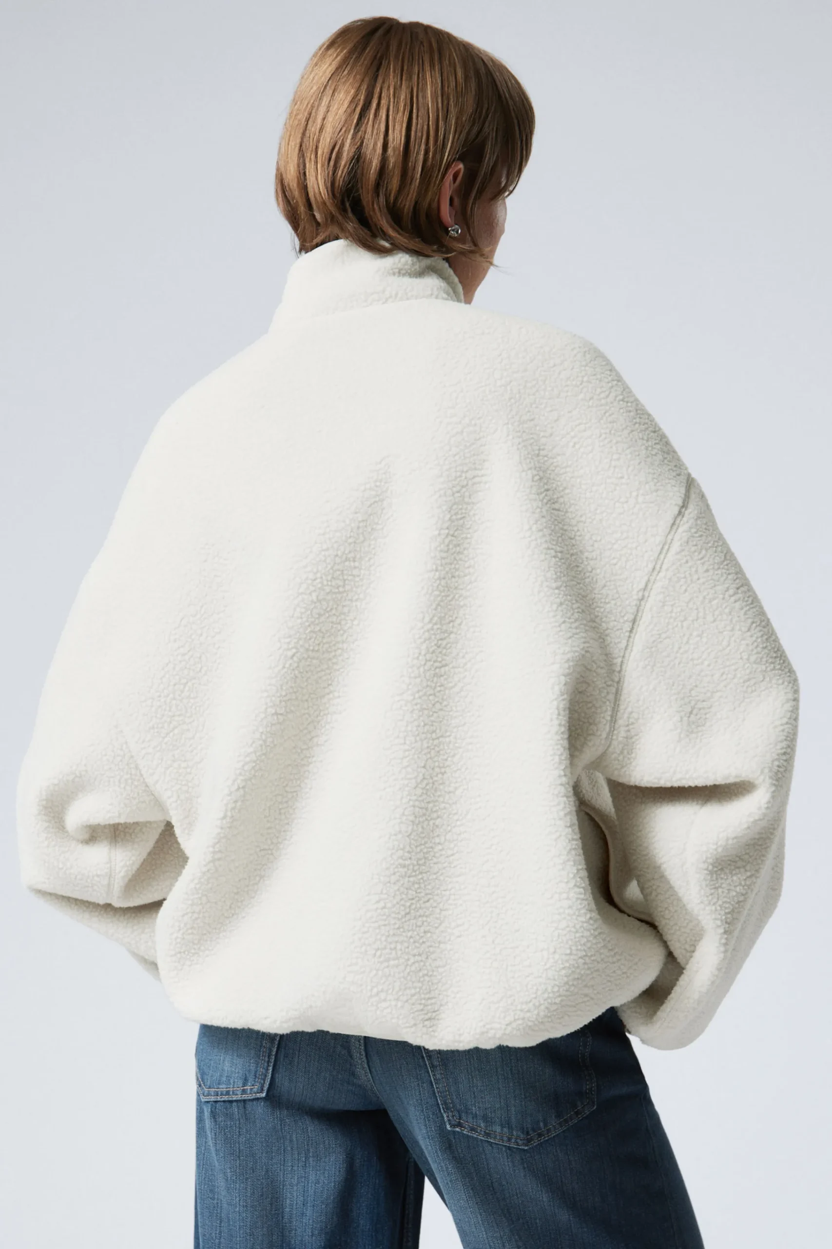 oversized_fleecetrja_med_halv_dragkedja_3-1.webp Weekday Sweatshirts<OVERSIZED FLEECE-TRÖJA MED HALV DRAGKEDJA