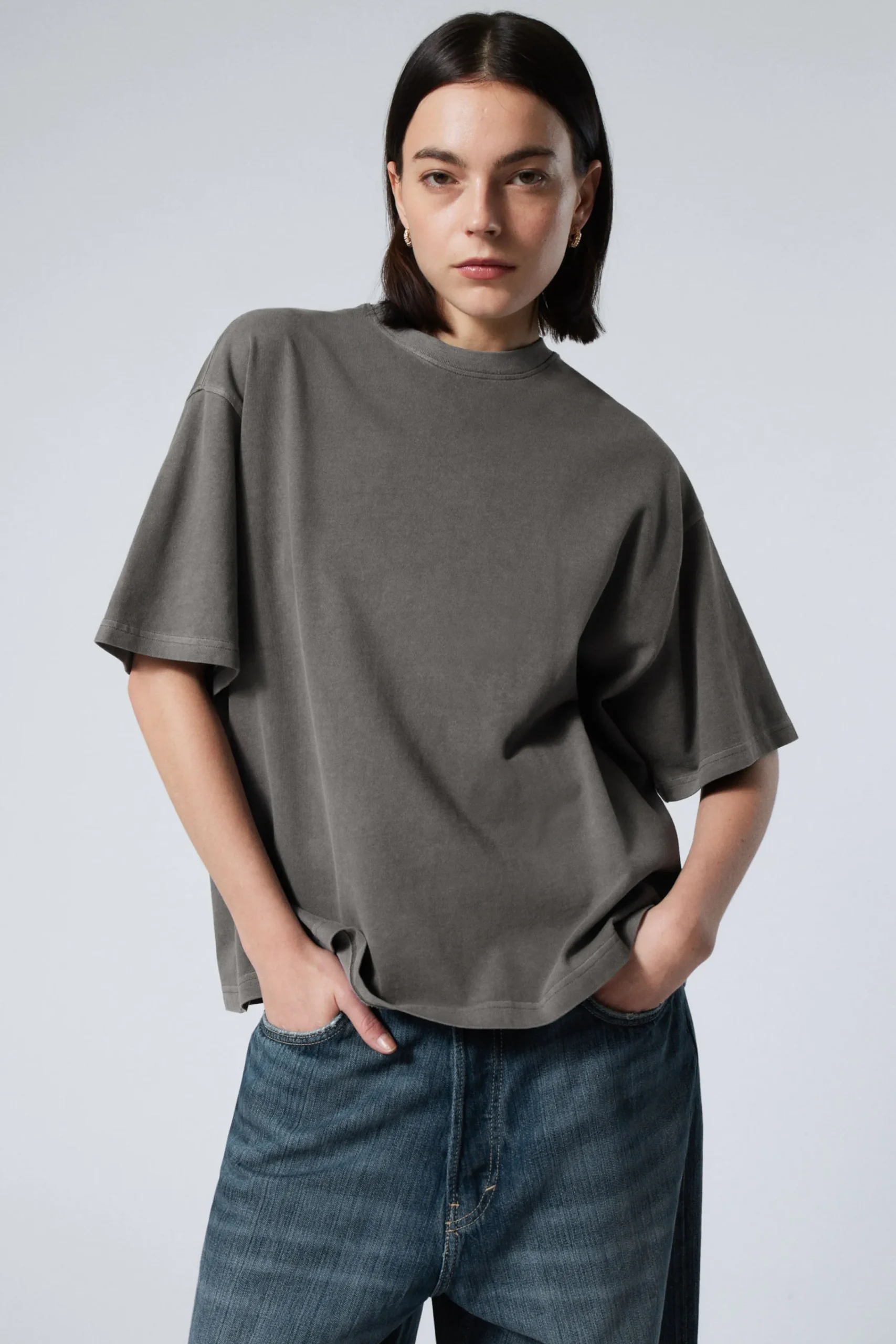 Weekday T-Shirtar | Toppar<OVERSIZED KRAFTIG T-SHIRT
