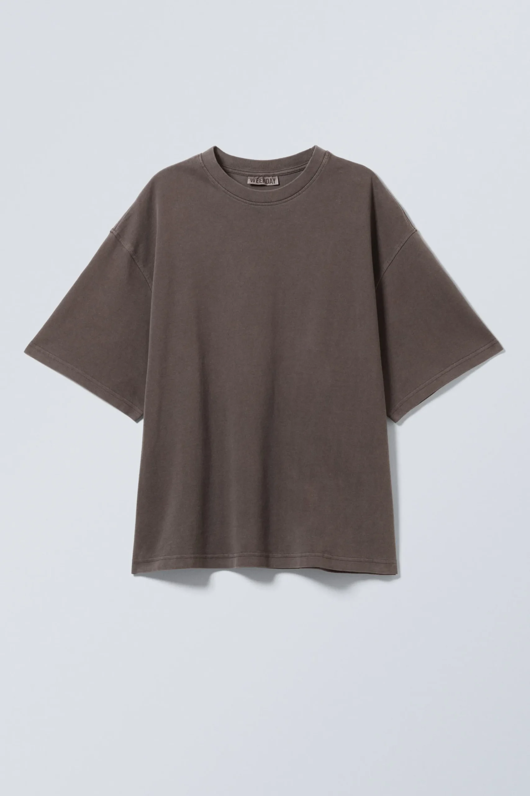 Weekday T-Shirtar | Toppar<OVERSIZED KRAFTIG T-SHIRT
