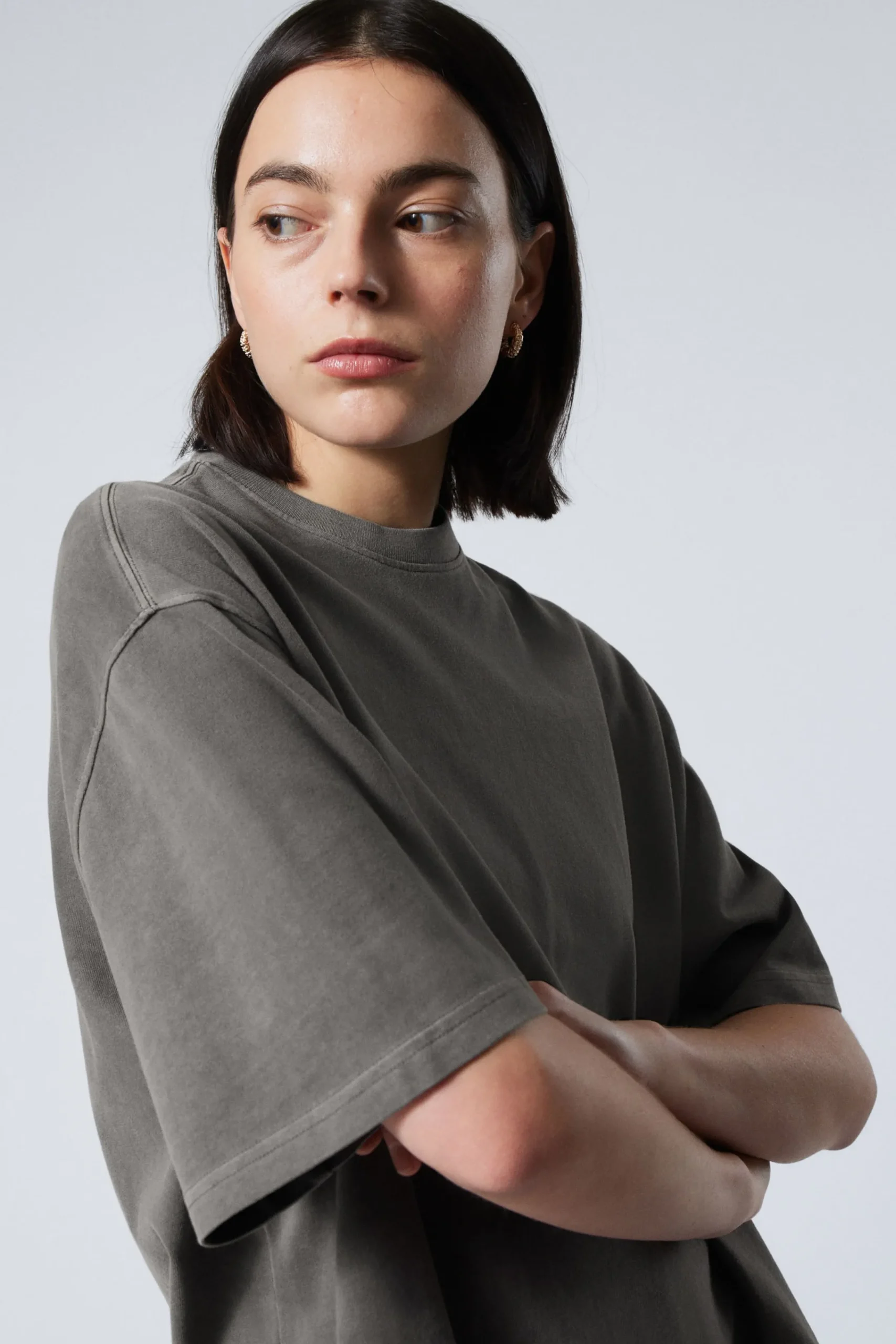 oversized_kraftig_tshirt_3-1.webp Weekday T-Shirtar | Toppar<OVERSIZED KRAFTIG T-SHIRT