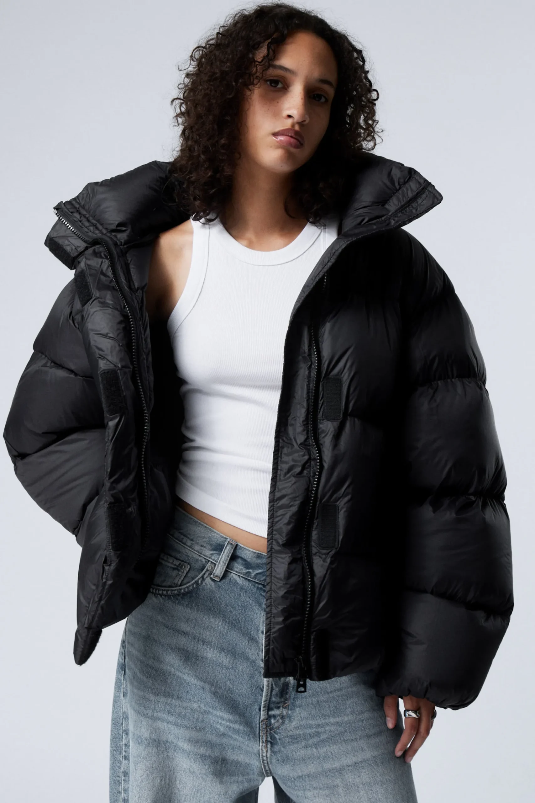 Weekday Jackor & Kappor<OVERSIZED PUFFERJACKA MED ÅTERVUNNET DUN