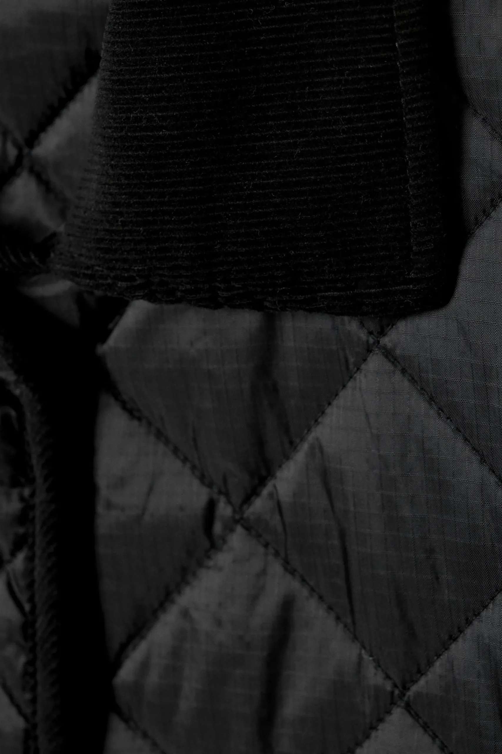 oversized_quiltad_jacka_5.webp Weekday Jackor & Kappor<OVERSIZED QUILTAD JACKA
