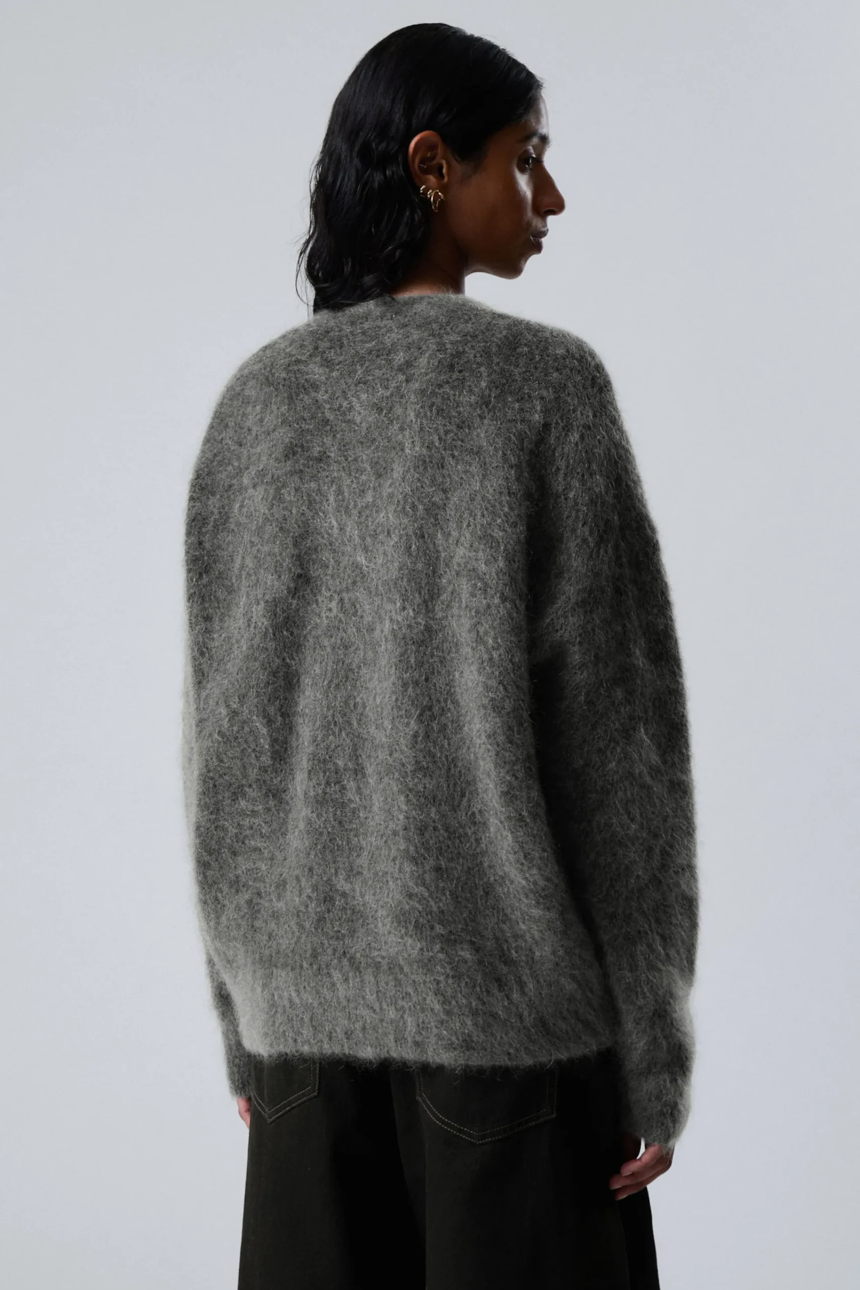 oversized_stickad_trja_i_mohairmix_3.webp Weekday Stickat<OVERSIZED STICKAD TRÖJA I MOHAIRMIX