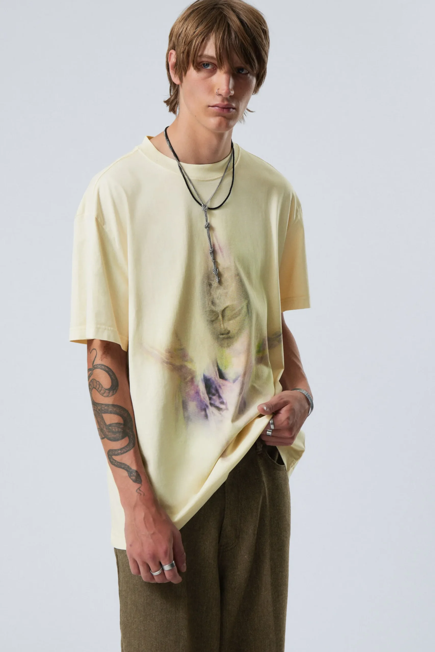 Weekday Graphics | T-Shirtar & Toppar<OVERSIZED T-SHIRT MED GRAFISKT TRYCK