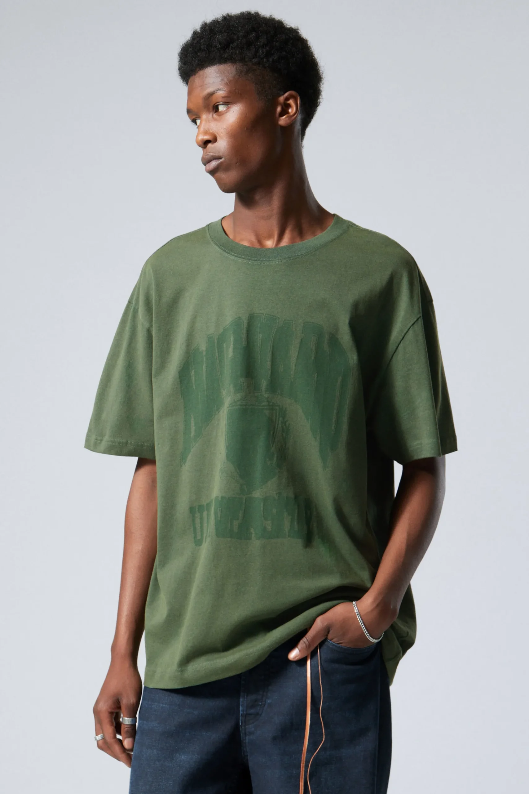 Weekday Graphics | T-Shirtar & Toppar<OVERSIZED T-SHIRT MED GRAFISKT TRYCK