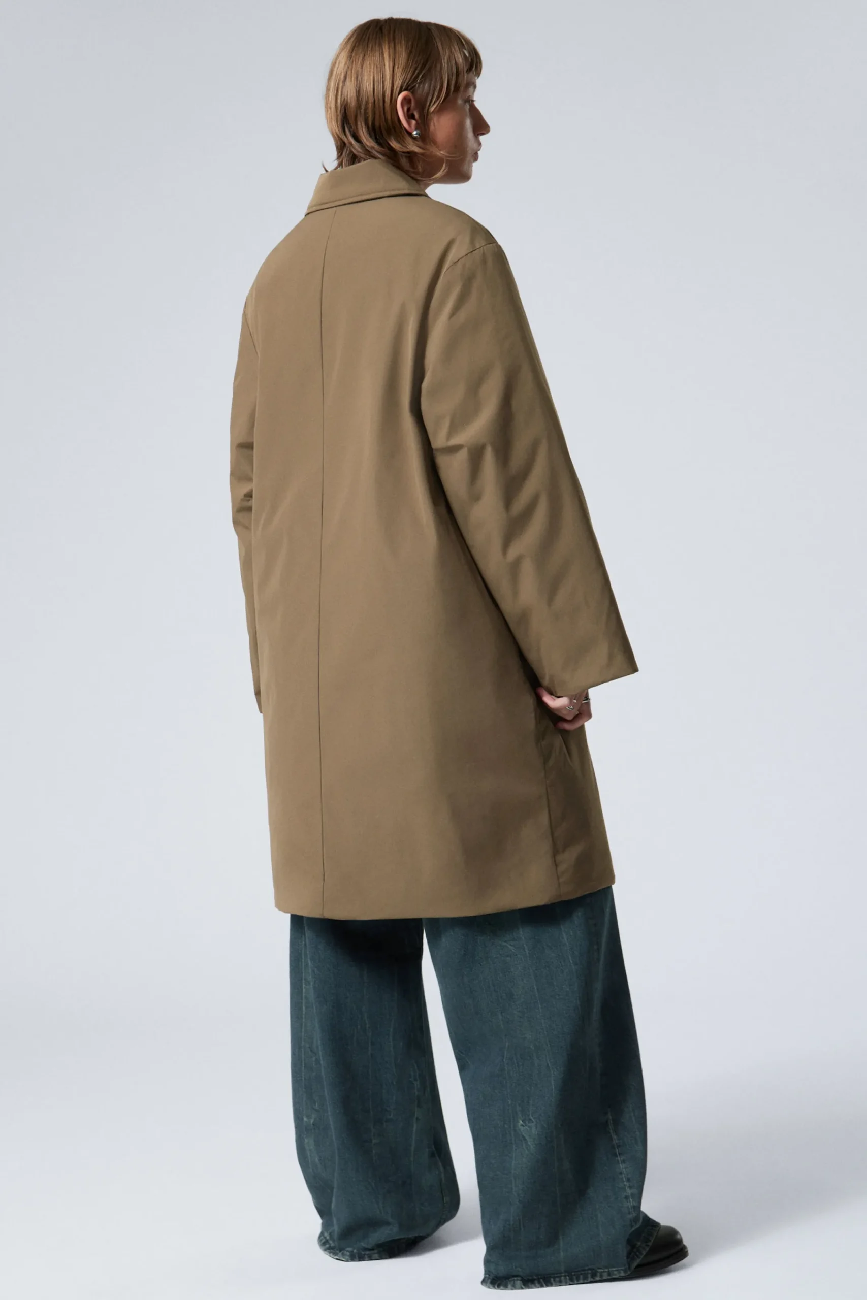 oversized_vadderad_carcoat_3-1.webp Weekday Jackor & Kappor<OVERSIZED VADDERAD CARCOAT