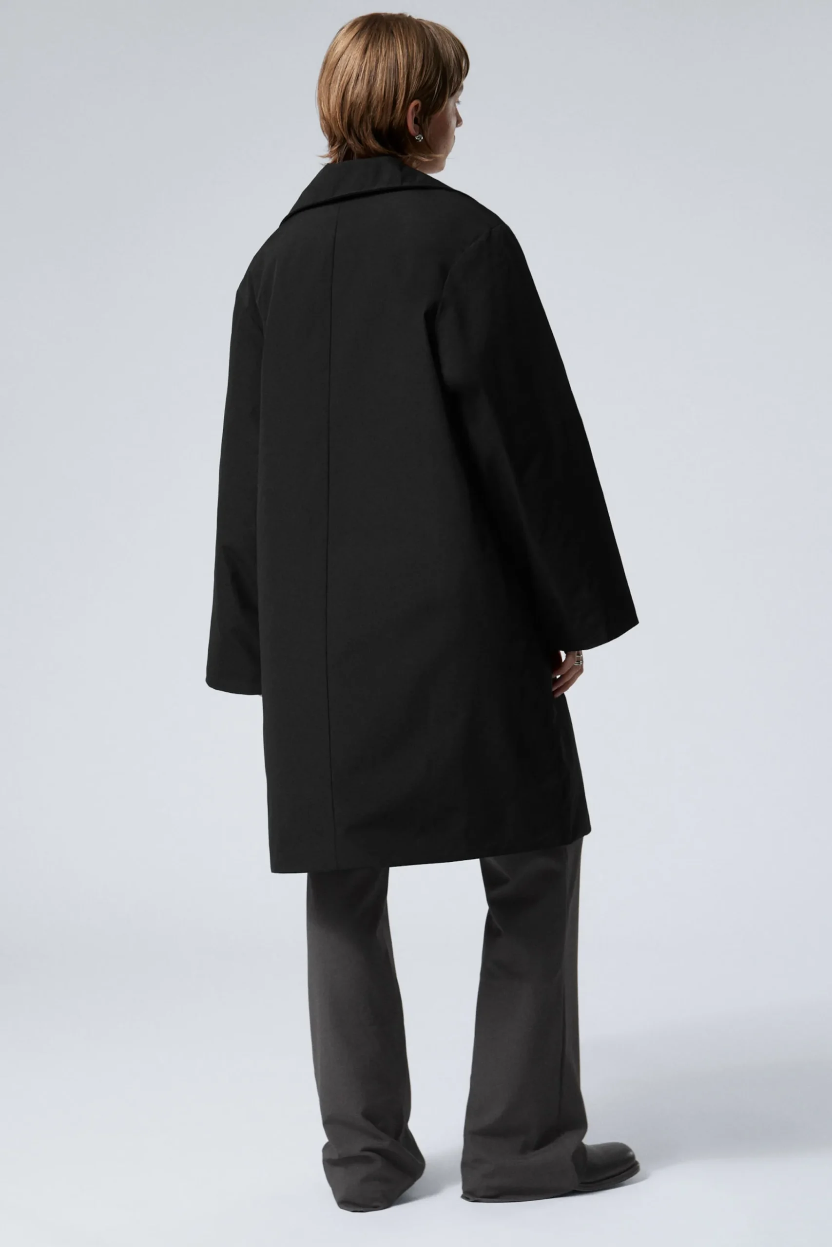 oversized_vadderad_carcoat_3.webp Weekday Jackor & Kappor<OVERSIZED VADDERAD CARCOAT