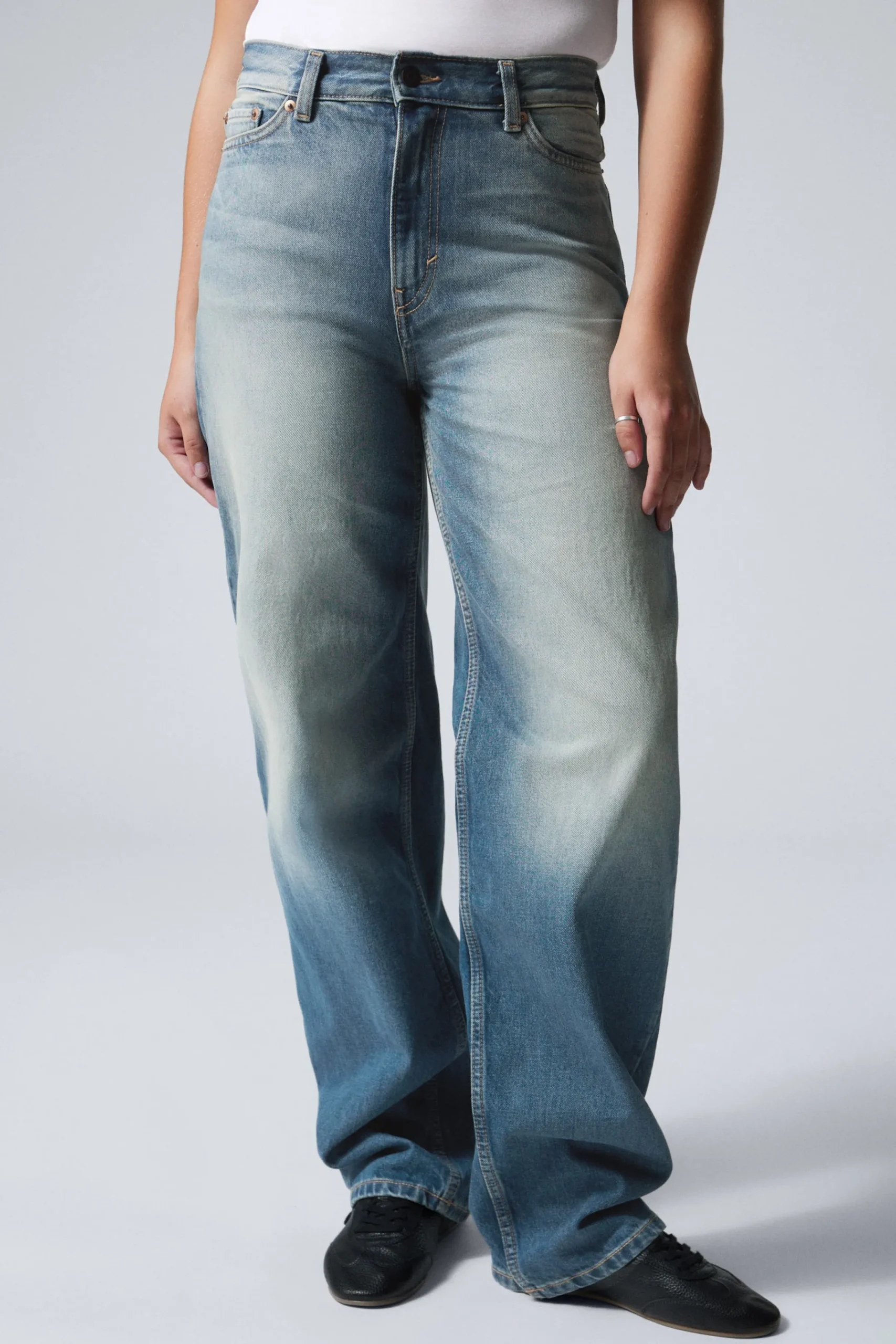 Weekday Jeans<RAIL MID WAIST LOOSE WIDE LEG JEANS
