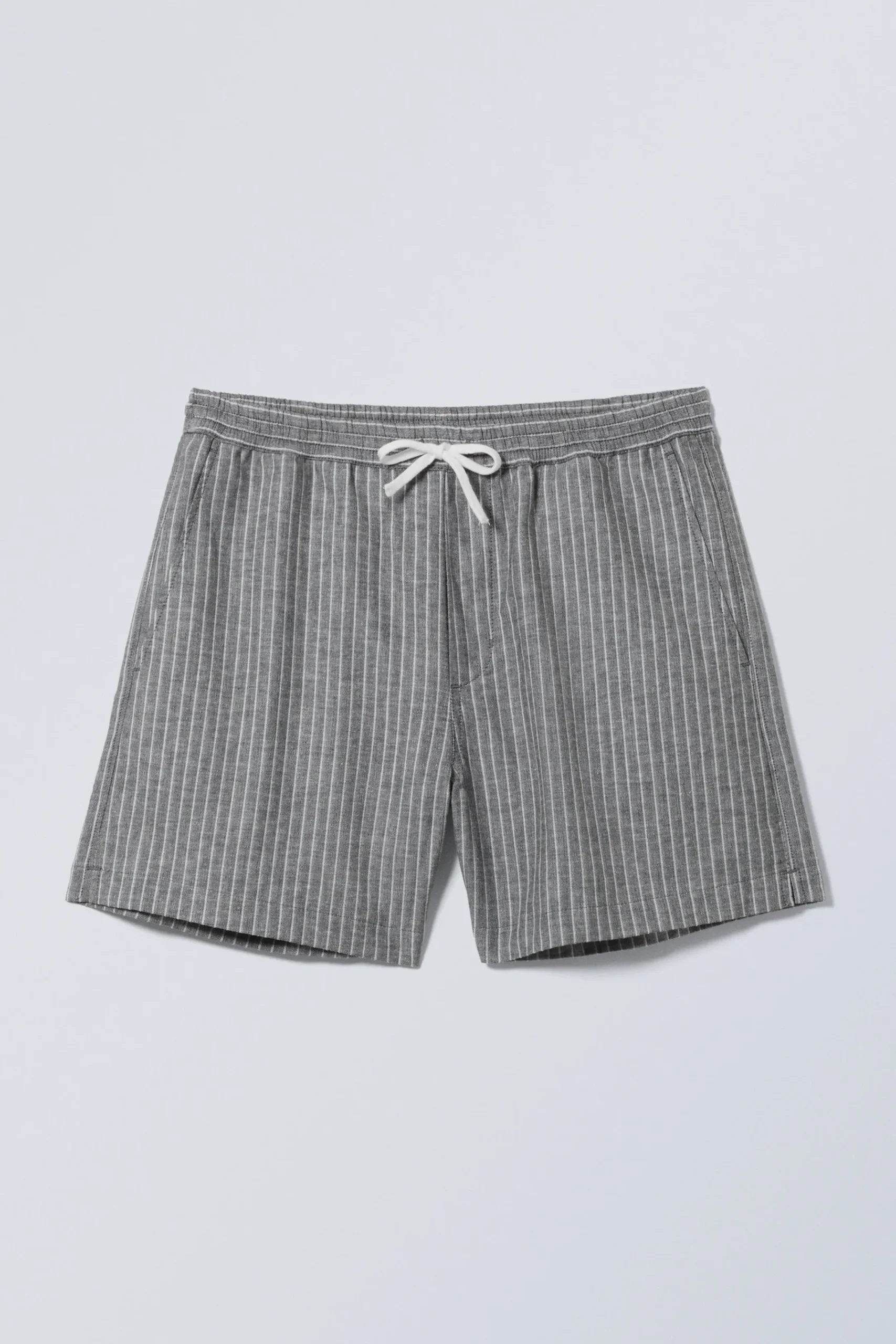 Weekday Shorts<RANDIGA SHORTS I LINNEBLANDNING
