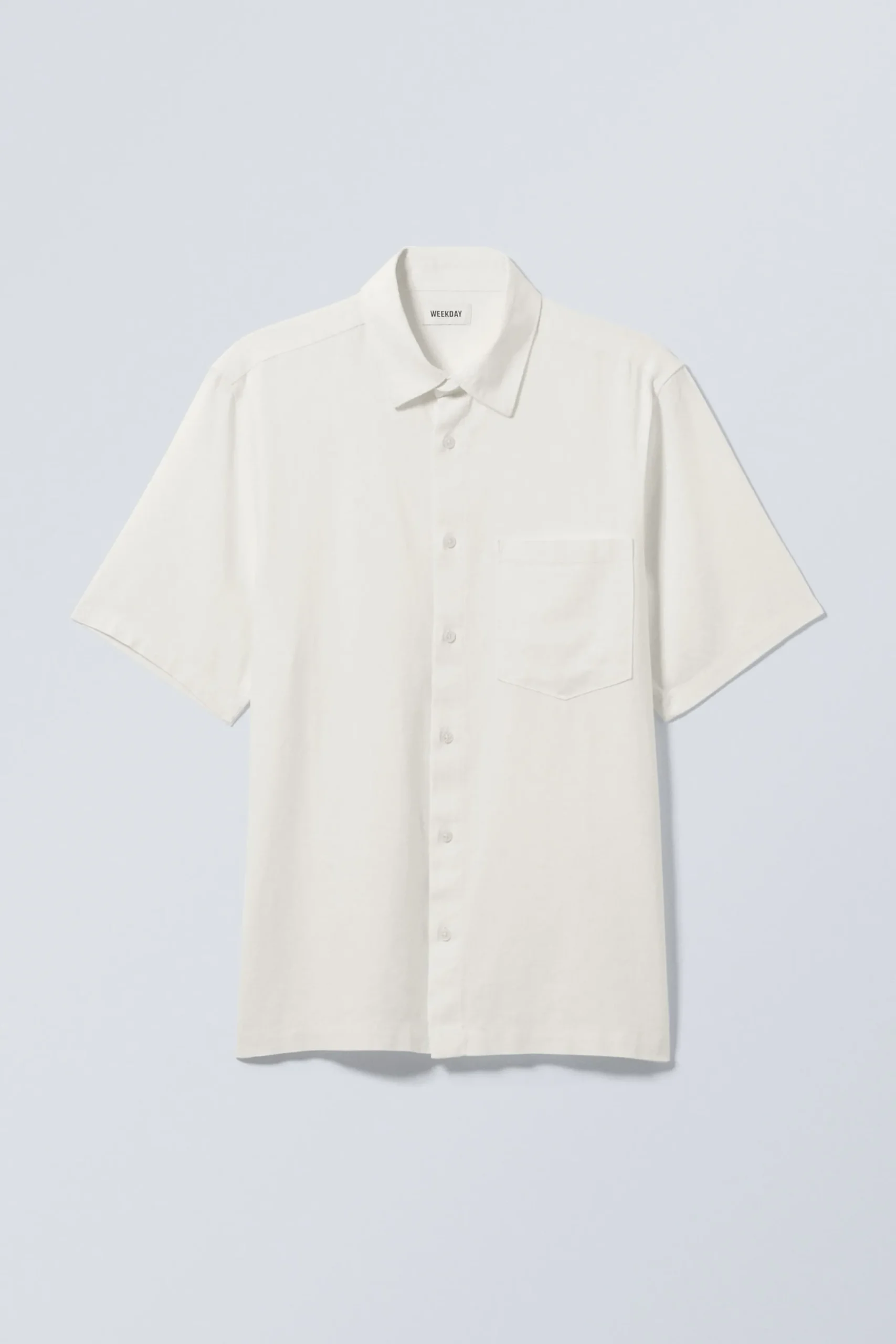 relaxed_linen_short_sleeve_2.webp Weekday Skjortor<RELAXED LINEN SHORT SLEEVE