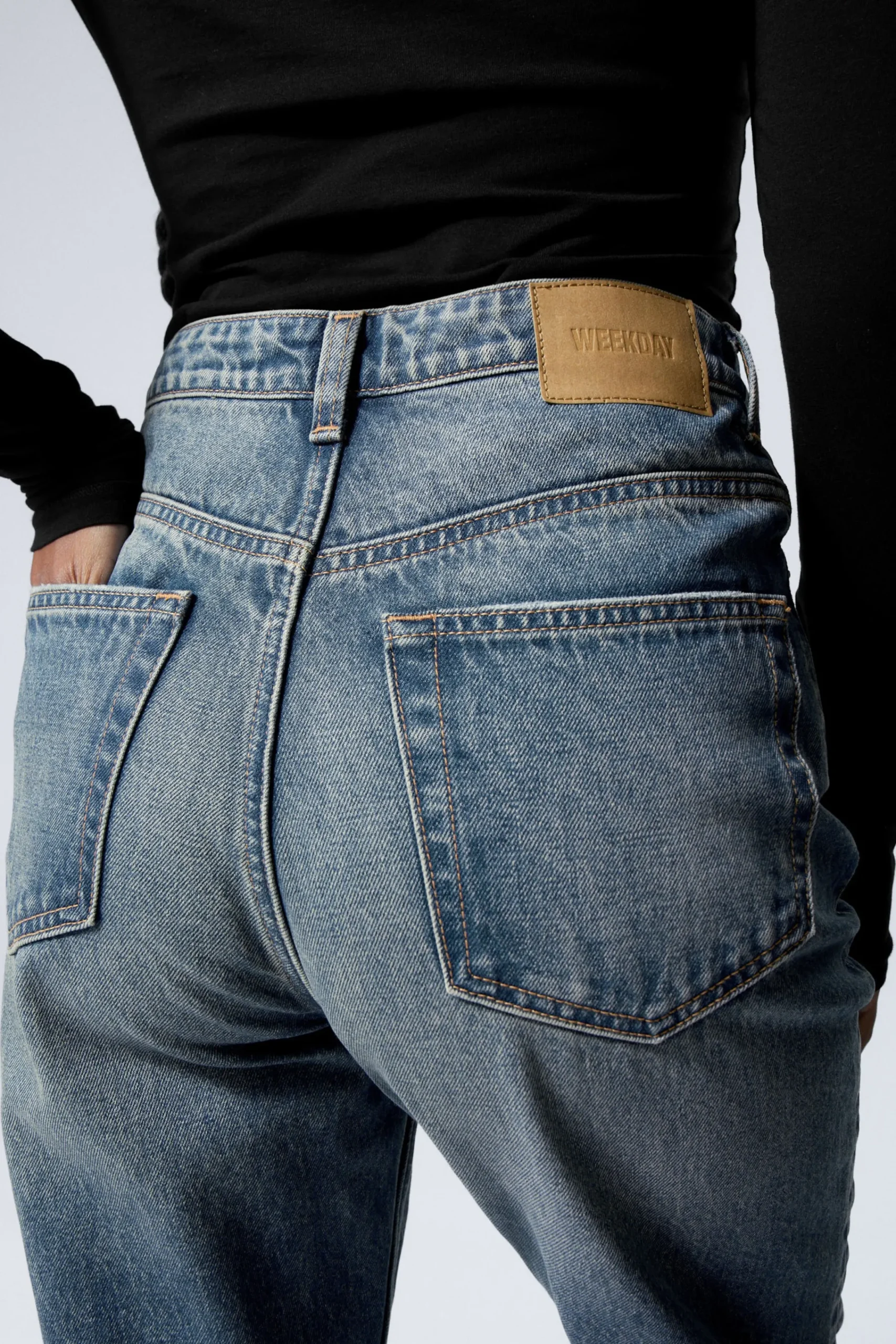 rowe_super_high_waisted_regular_straight_leg_jeans_2-3.webp Weekday Jeans<ROWE SUPER HIGH WAISTED REGULAR STRAIGHT LEG JEANS