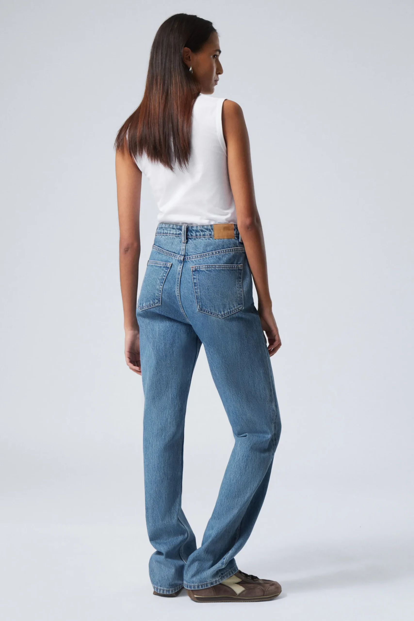 rowe_super_high_waisted_regular_straight_leg_jeans_3-5.webp Weekday Jeans<ROWE SUPER HIGH WAISTED REGULAR STRAIGHT LEG JEANS