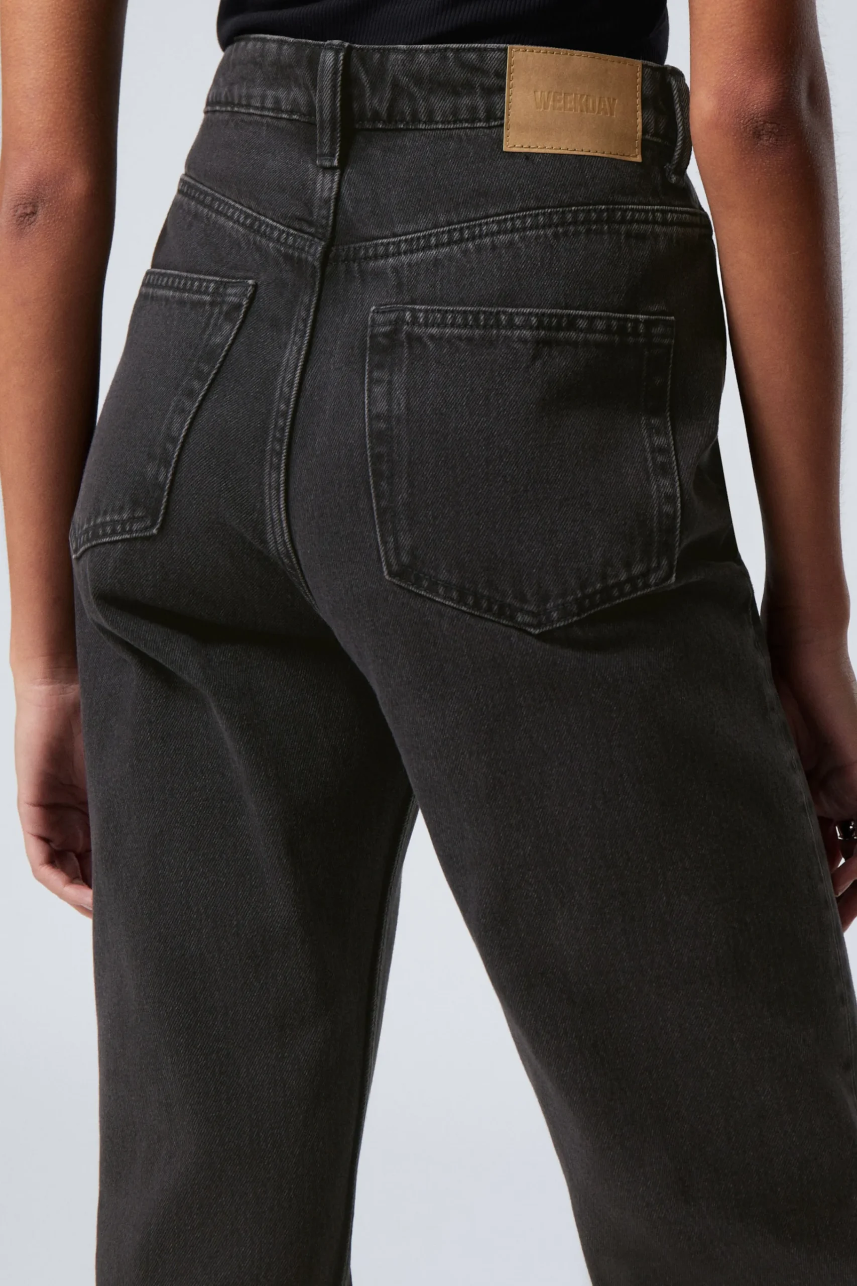 rowe_super_high_waisted_regular_straight_leg_jeans_3.webp Weekday Jeans<ROWE SUPER HIGH WAISTED REGULAR STRAIGHT LEG JEANS