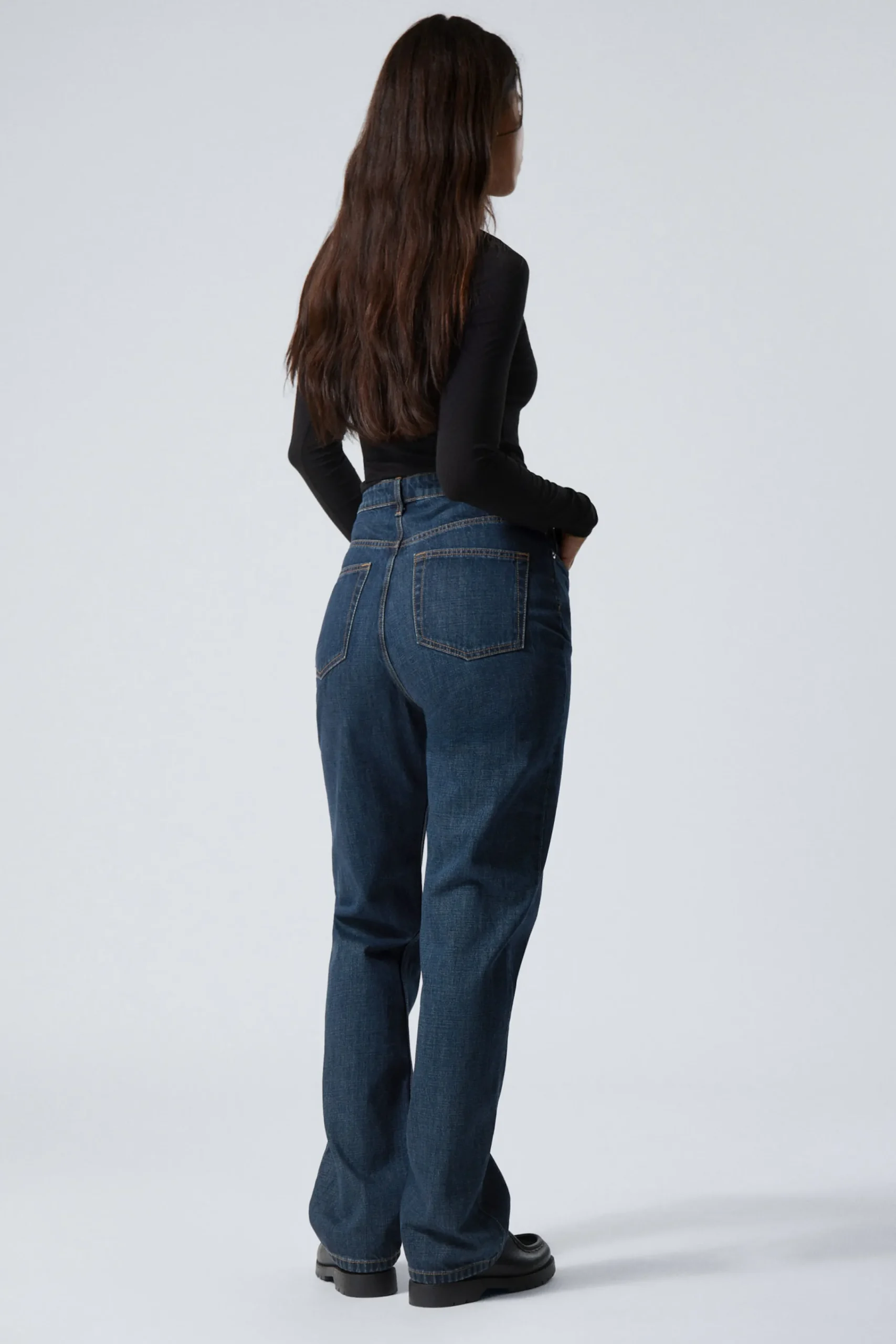 rowe_super_high_waisted_regular_straight_leg_jeans_4-1.webp Weekday Jeans<ROWE SUPER HIGH WAISTED REGULAR STRAIGHT LEG JEANS