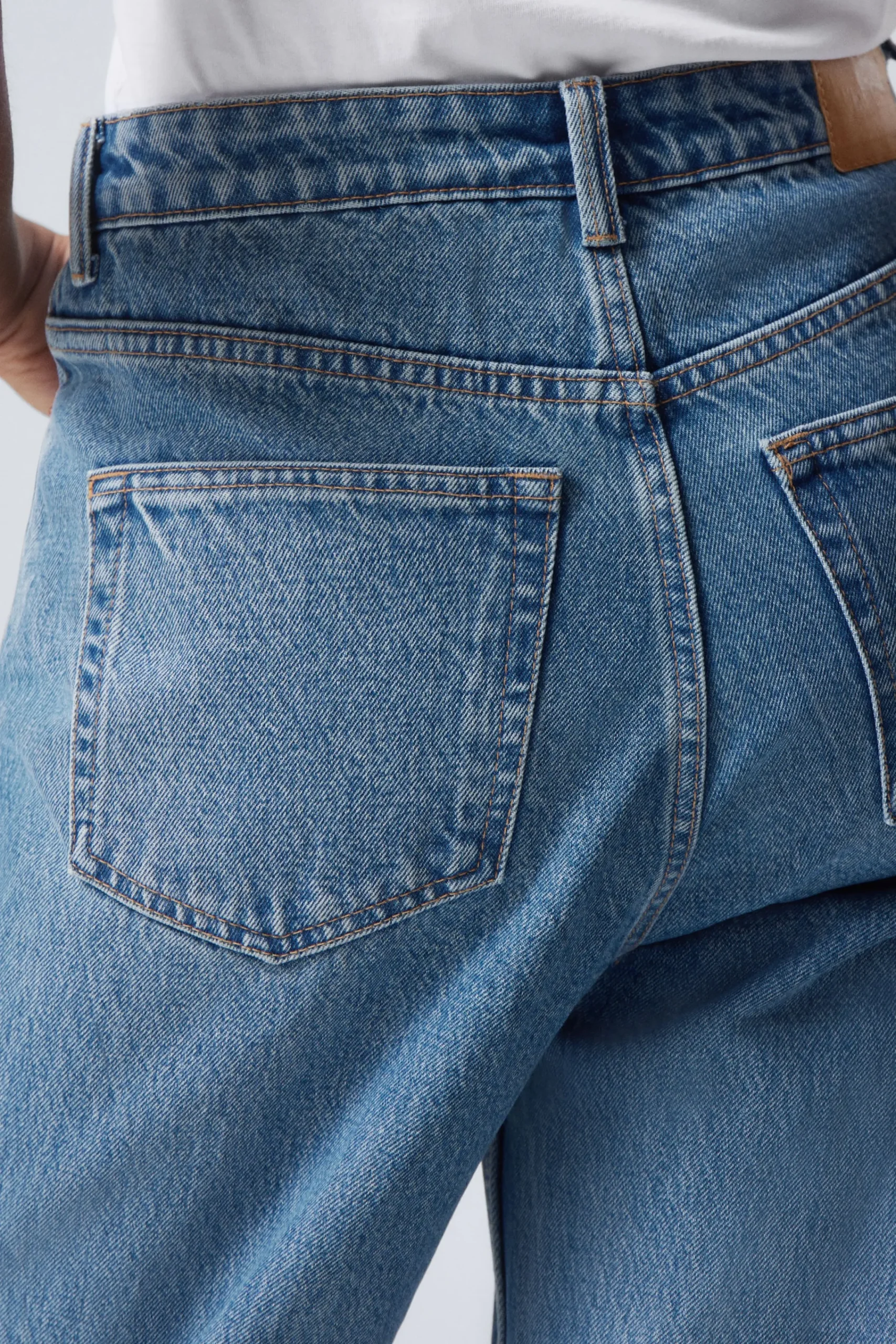 rowe_super_high_waisted_regular_straight_leg_jeans_4-5.webp Weekday Jeans<ROWE SUPER HIGH WAISTED REGULAR STRAIGHT LEG JEANS