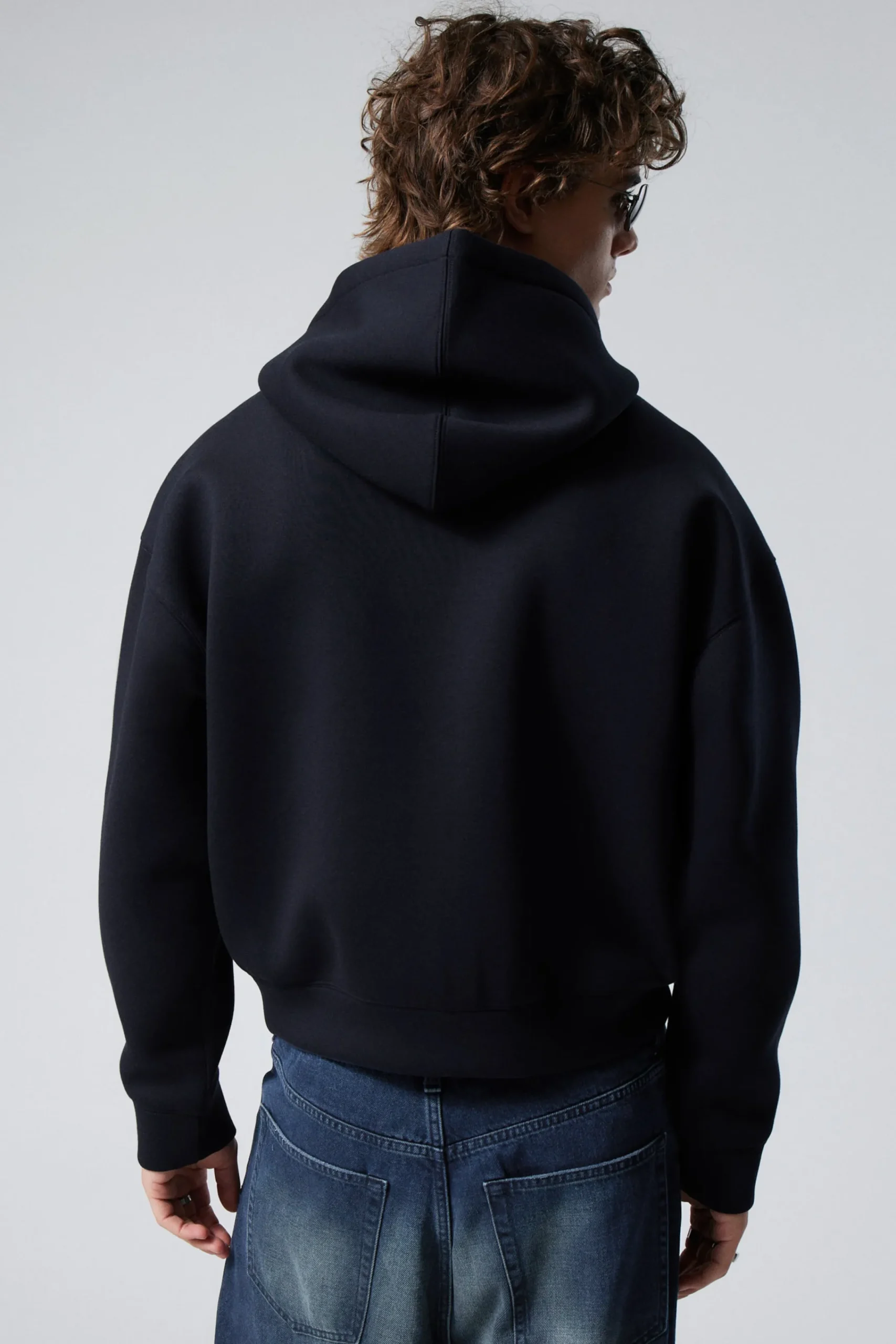 simon_scuba_hoodie_med_dragkedja_2-3.webp Weekday Hoodies<SIMON SCUBA HOODIE MED DRAGKEDJA