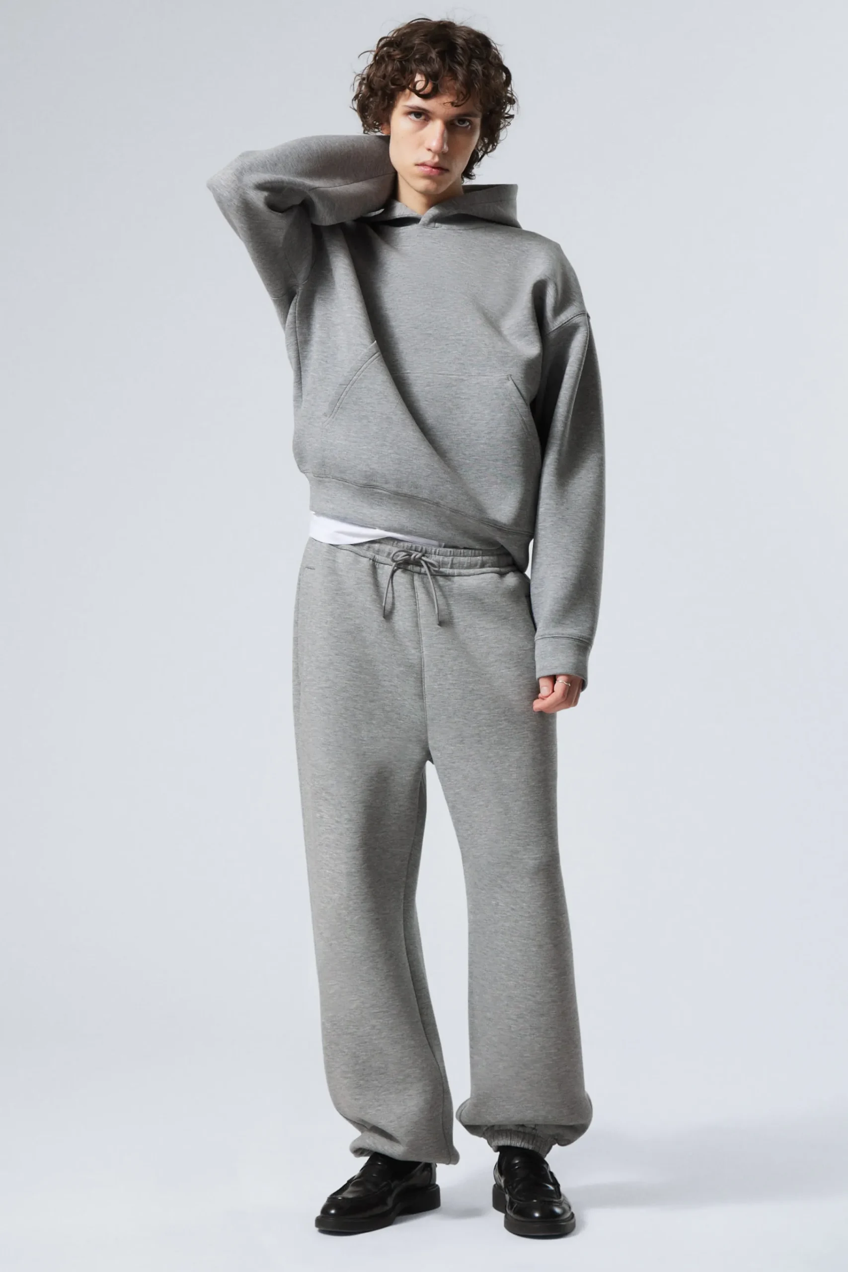 Weekday Byxor<SIMON SCUBA SWEATPANTS