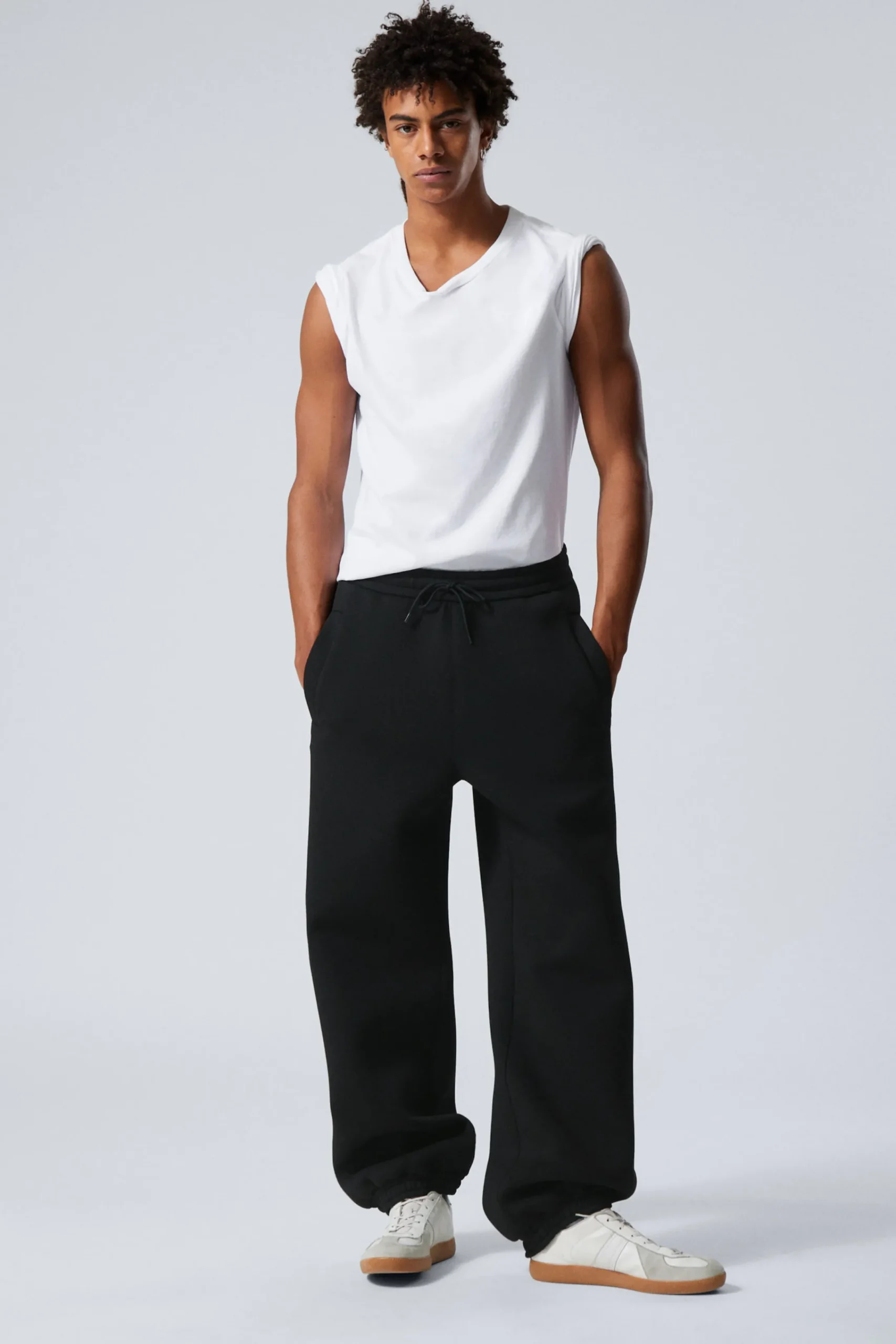 Weekday Byxor<SIMON SCUBA SWEATPANTS