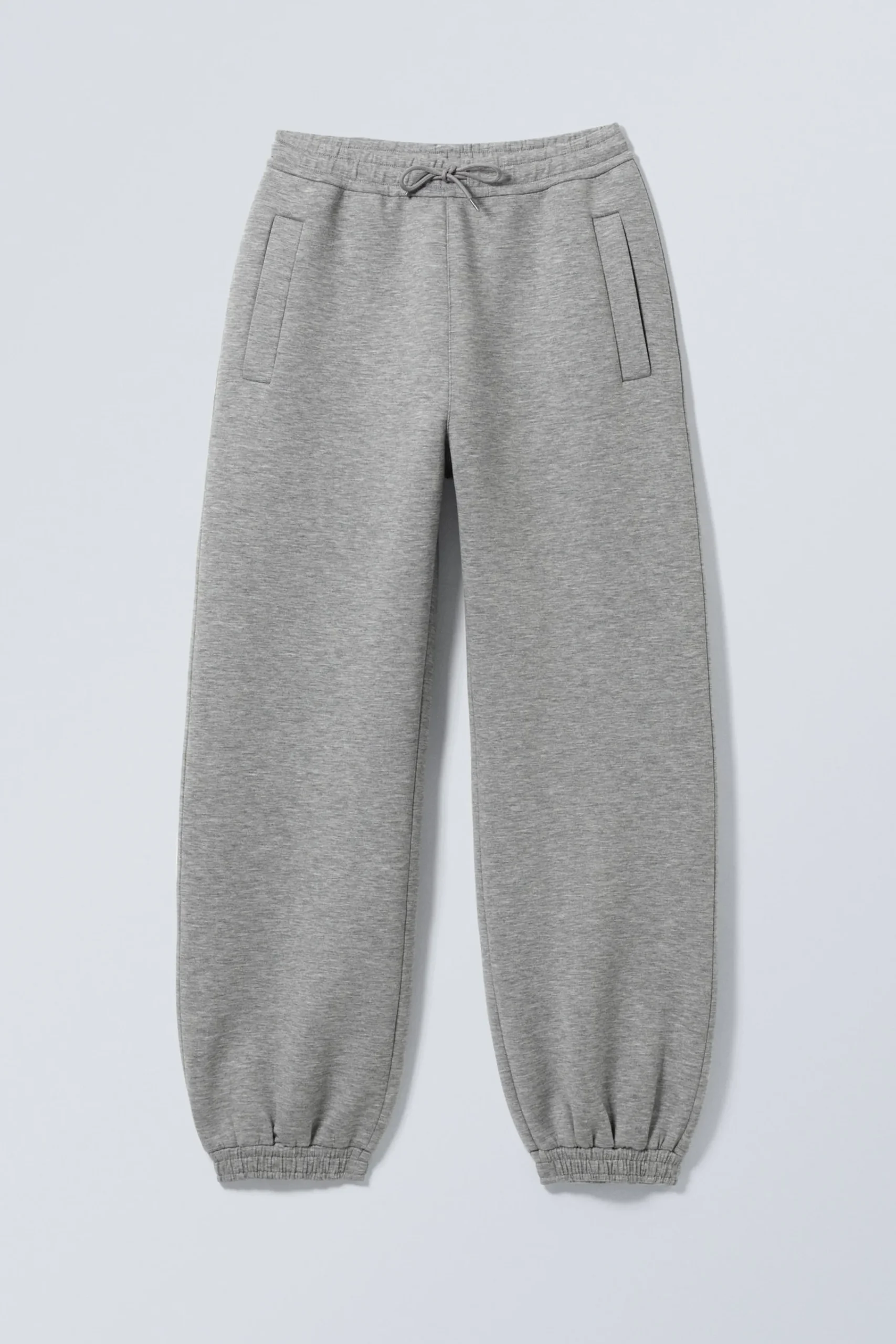 simon_scuba_sweatpants_2-1.webp Weekday Byxor<SIMON SCUBA SWEATPANTS