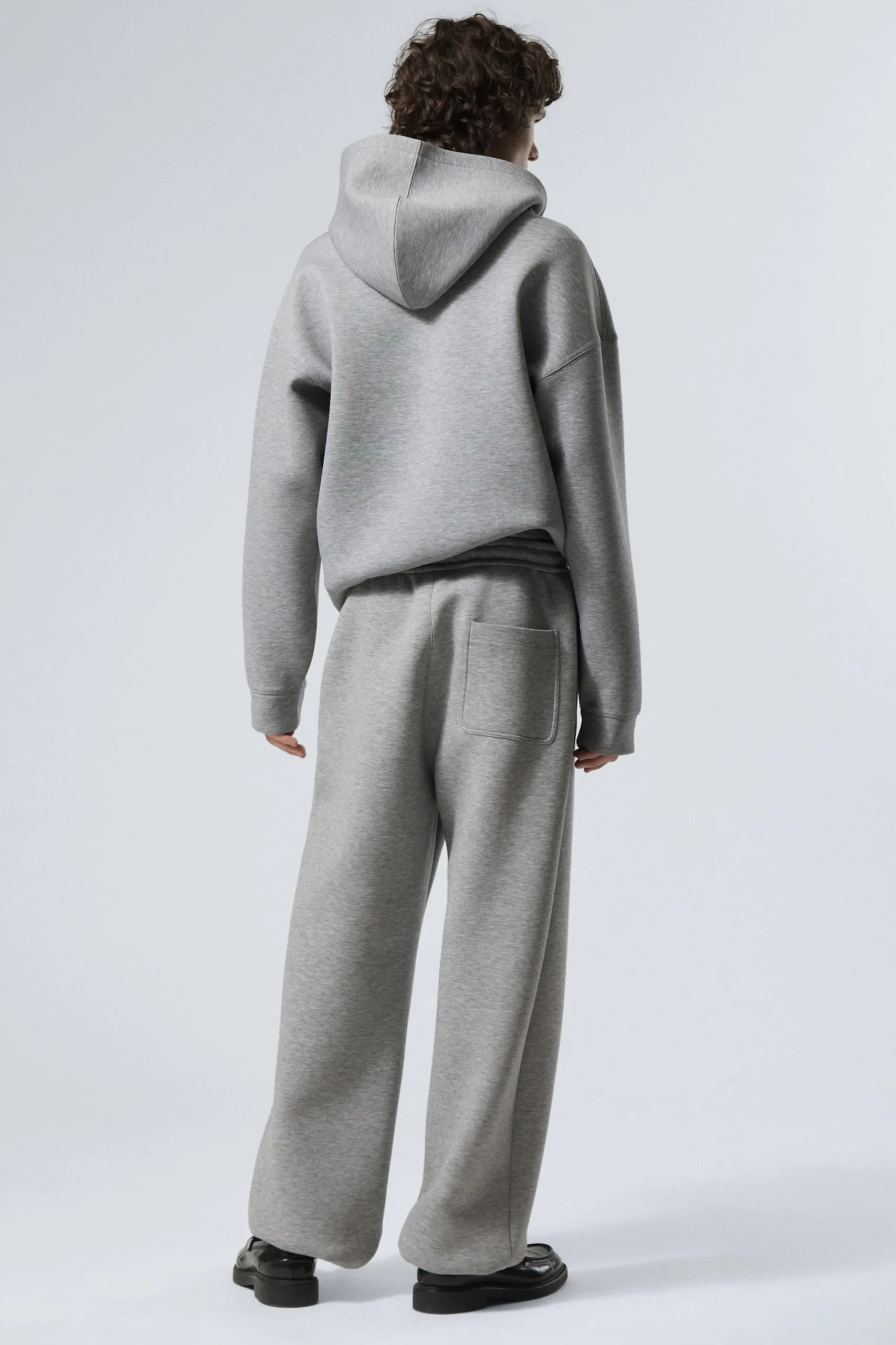 simon_scuba_sweatpants_3-1.webp Weekday Byxor<SIMON SCUBA SWEATPANTS