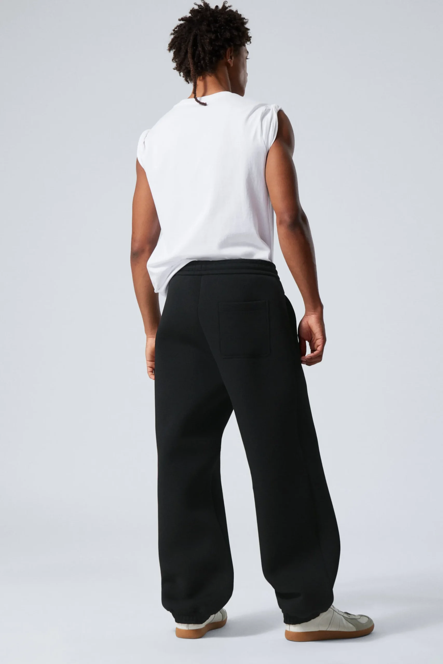 simon_scuba_sweatpants_3-2.webp Weekday Byxor<SIMON SCUBA SWEATPANTS