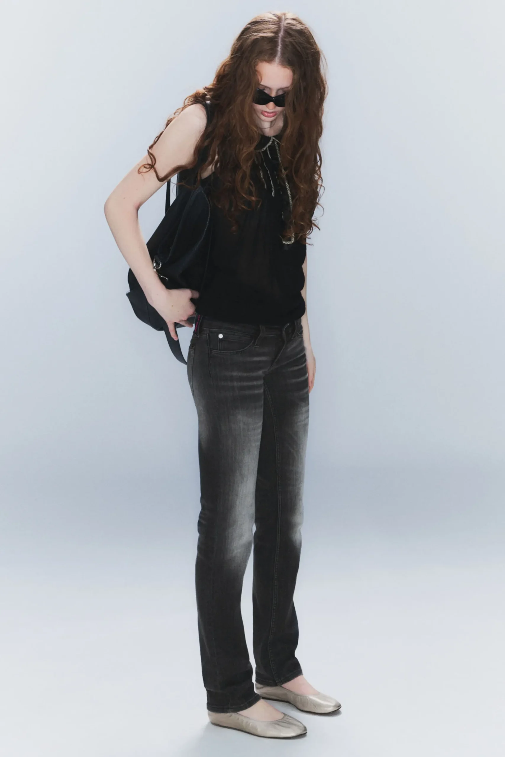 sleezie_low_waist_skinny_straight_jeans_1-2.webp Weekday Jeans<SLEEZIE LOW WAIST SKINNY STRAIGHT JEANS