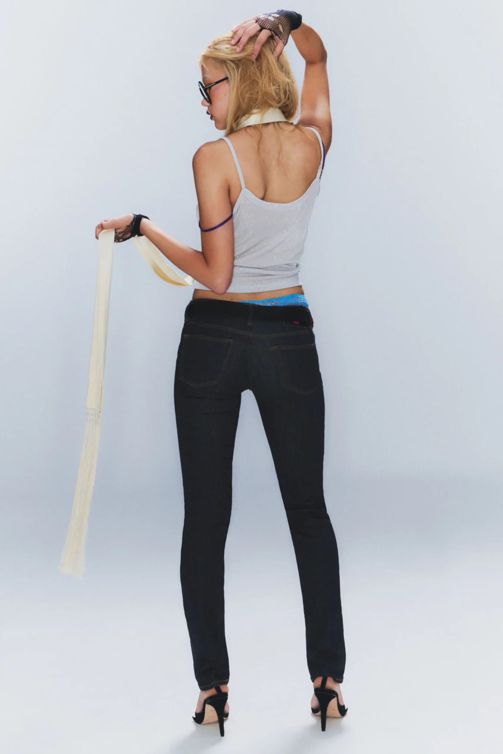 sleezie_low_waist_skinny_straight_jeans_3-1.webp Weekday Jeans<SLEEZIE LOW WAIST SKINNY STRAIGHT JEANS