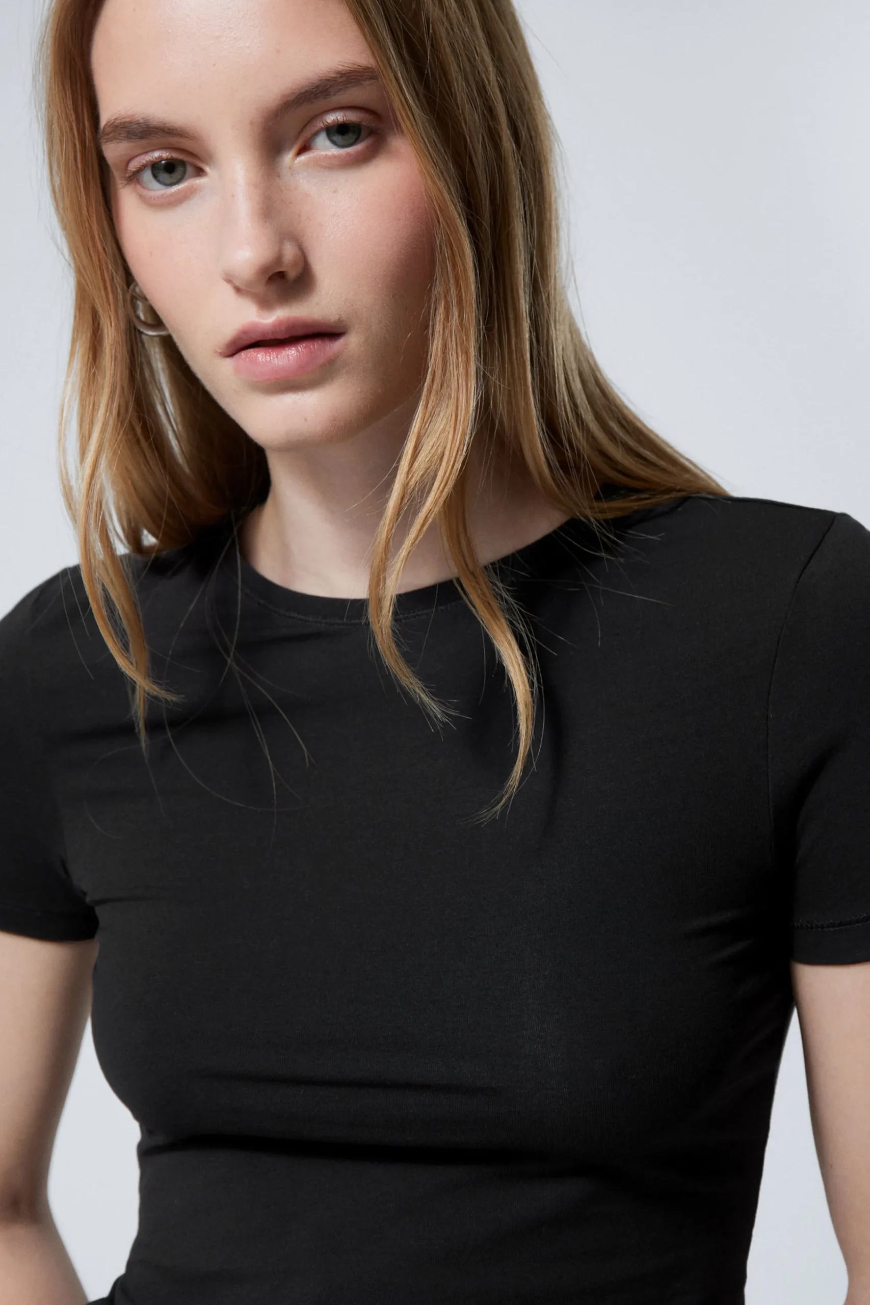 Weekday T-Shirtar | Toppar<SLIM FIT T-SHIRT