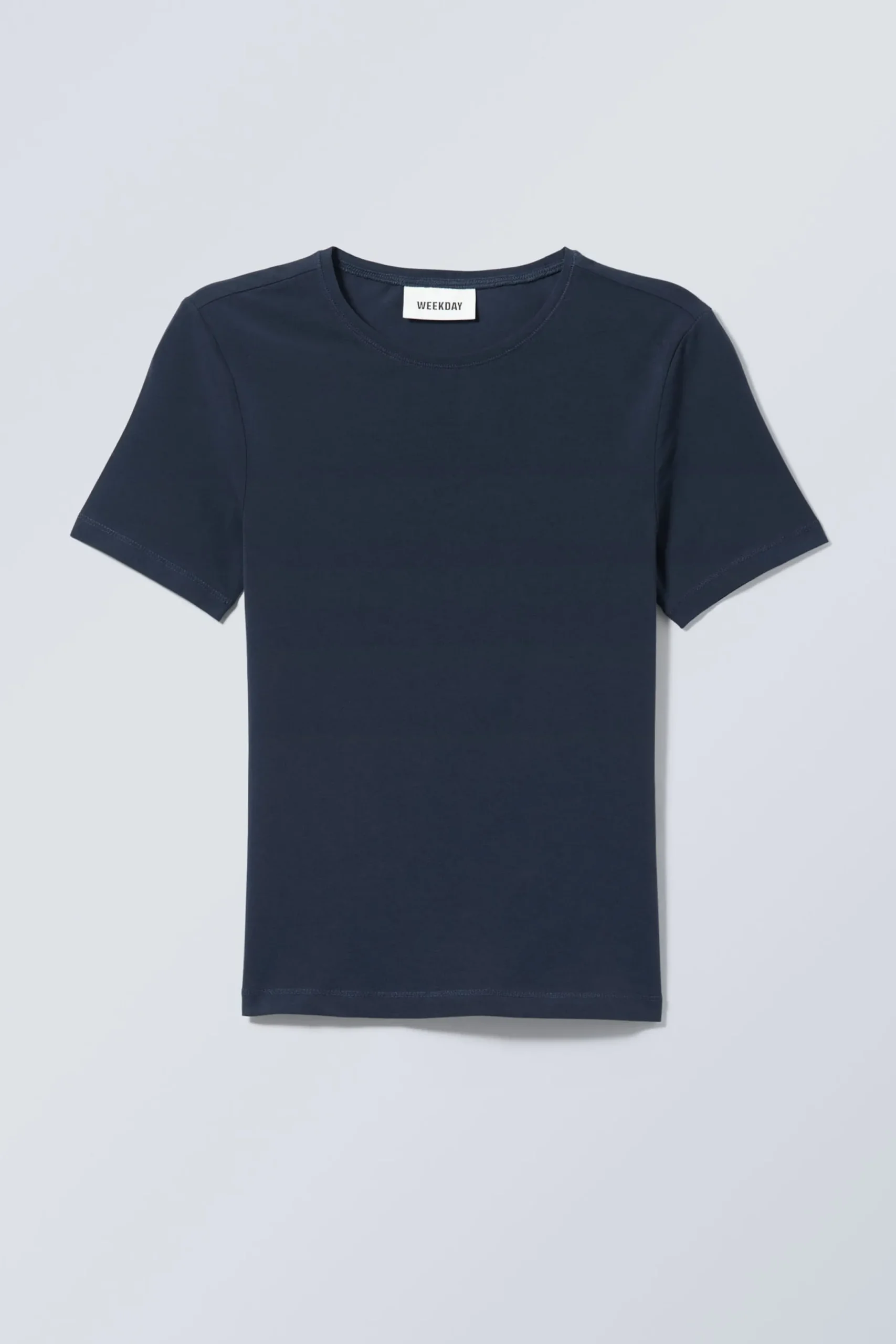 slim_fit_tshirt_2-3.webp Weekday Basplagg | T-Shirtar<SLIM FIT T-SHIRT