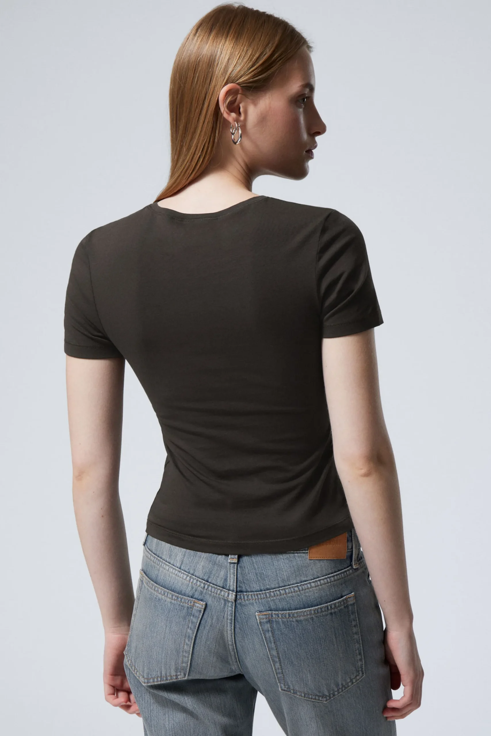 slim_fit_tshirt_3-2.webp Weekday Basplagg | T-Shirtar<SLIM FIT T-SHIRT