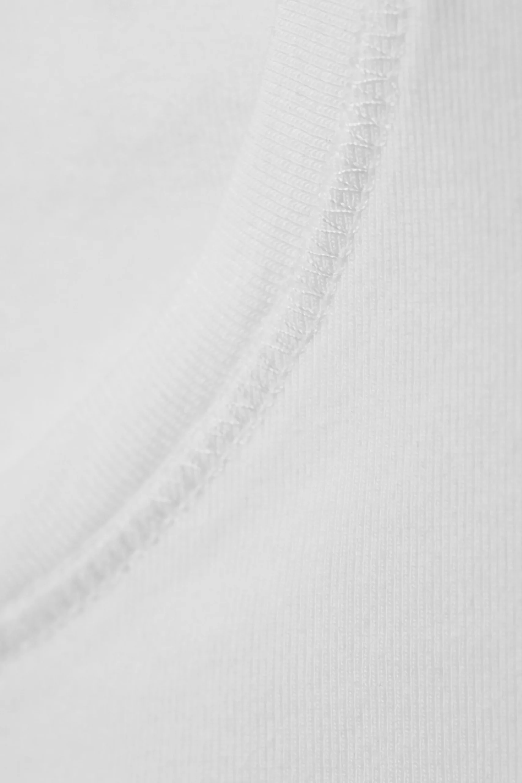 slim_fit_tshirt_4-1.webp Weekday Basplagg | T-Shirtar<SLIM FIT T-SHIRT