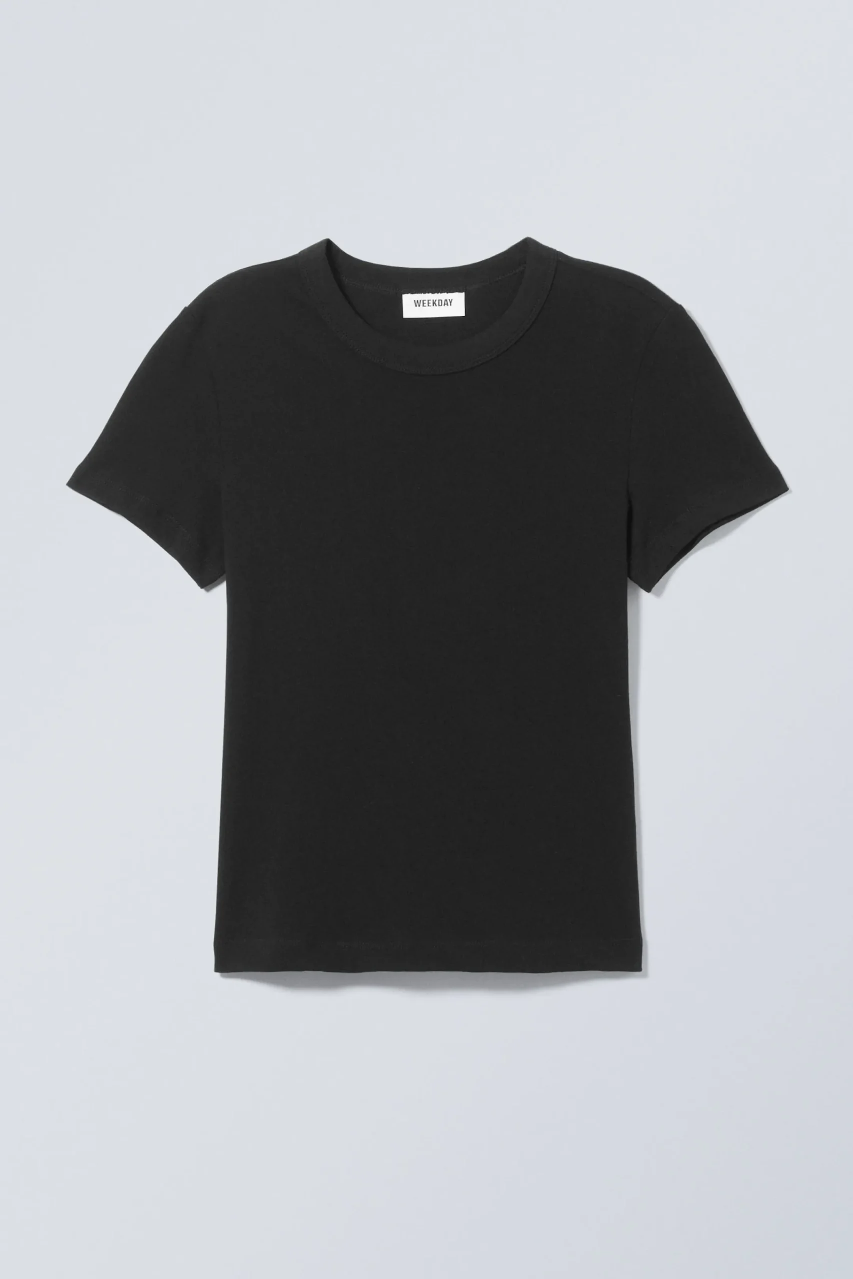 slim_fitted_tshirt_2.webp Weekday Basplagg | T-Shirtar<SLIM FITTED T-SHIRT