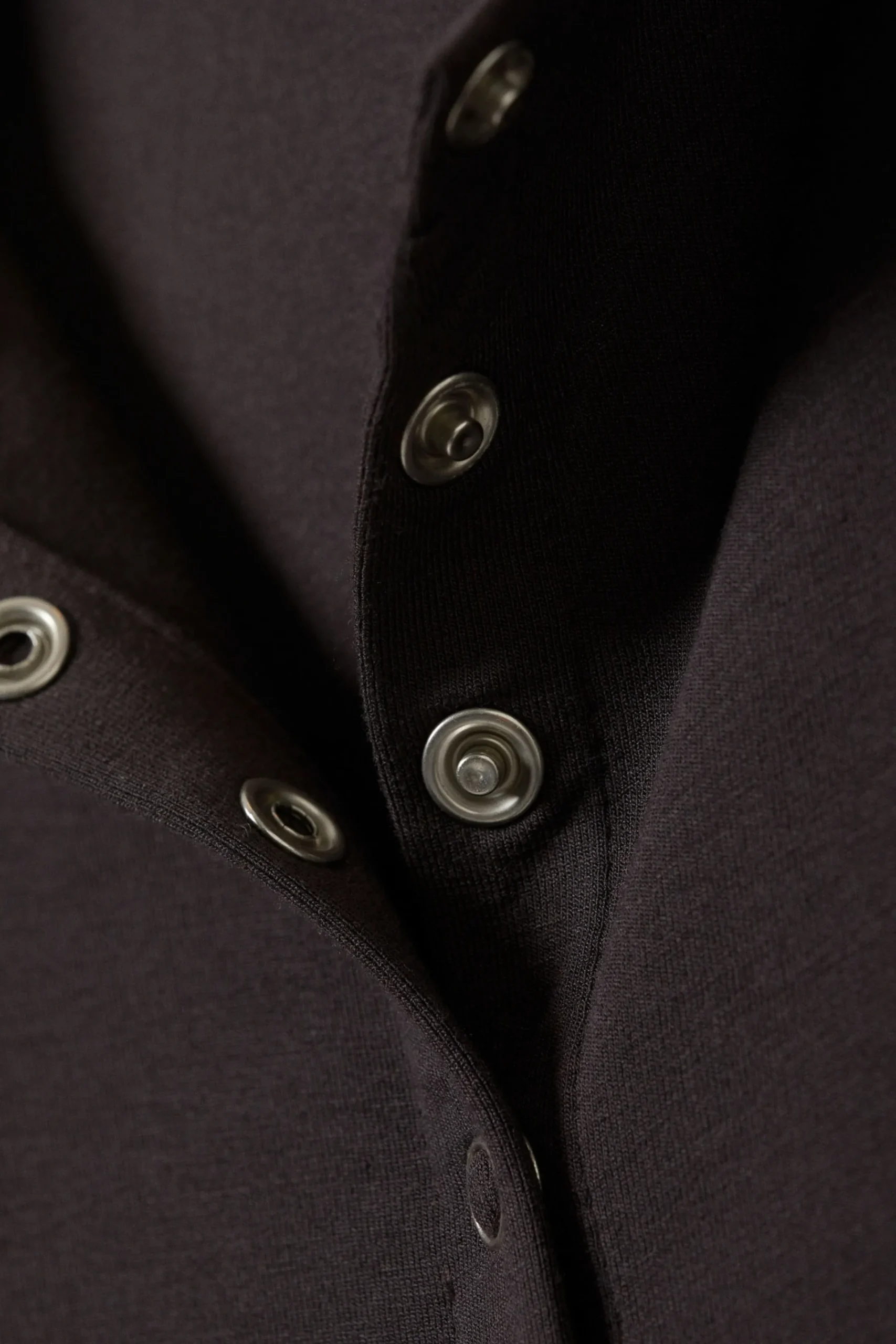 slim_longsleeved_buttoned_cardigan_5.webp Weekday Toppar<SLIM LONGSLEEVED BUTTONED CARDIGAN