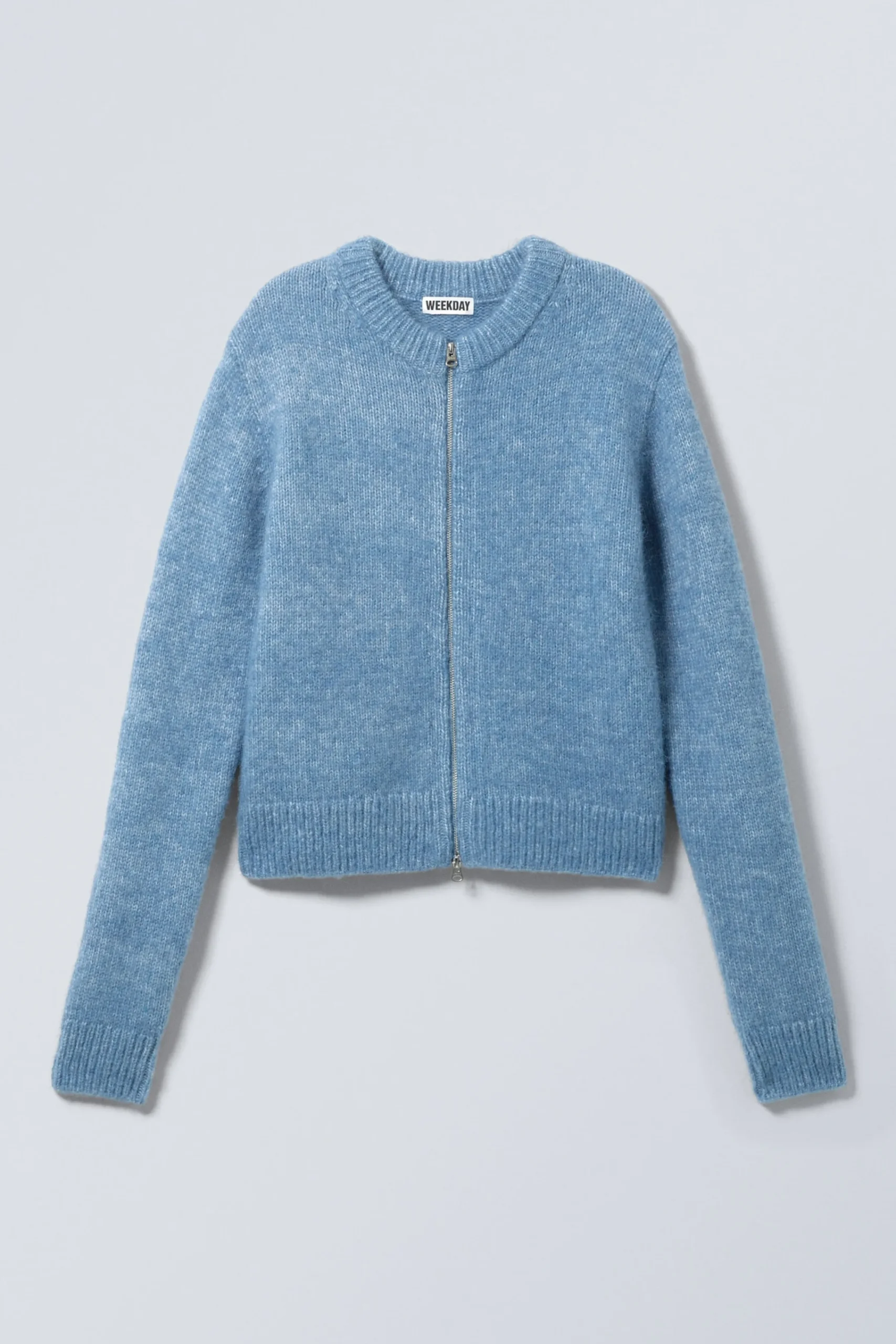 smal_stickad_cardigan_med_dragkedja_2-6.webp Weekday Stickat<SMAL STICKAD CARDIGAN MED DRAGKEDJA