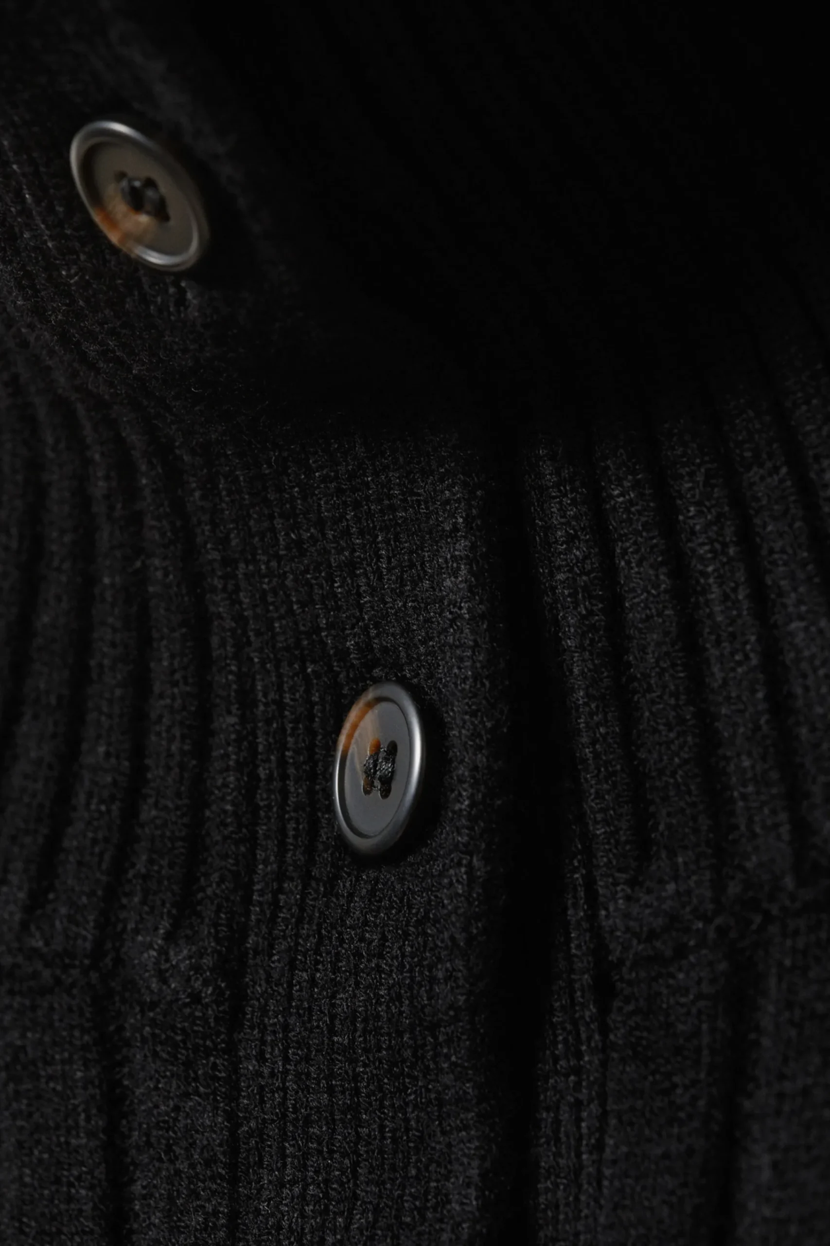 smal_stickad_turtleneckcardigan_5.webp Weekday Stickat<SMAL STICKAD TURTLENECK-CARDIGAN
