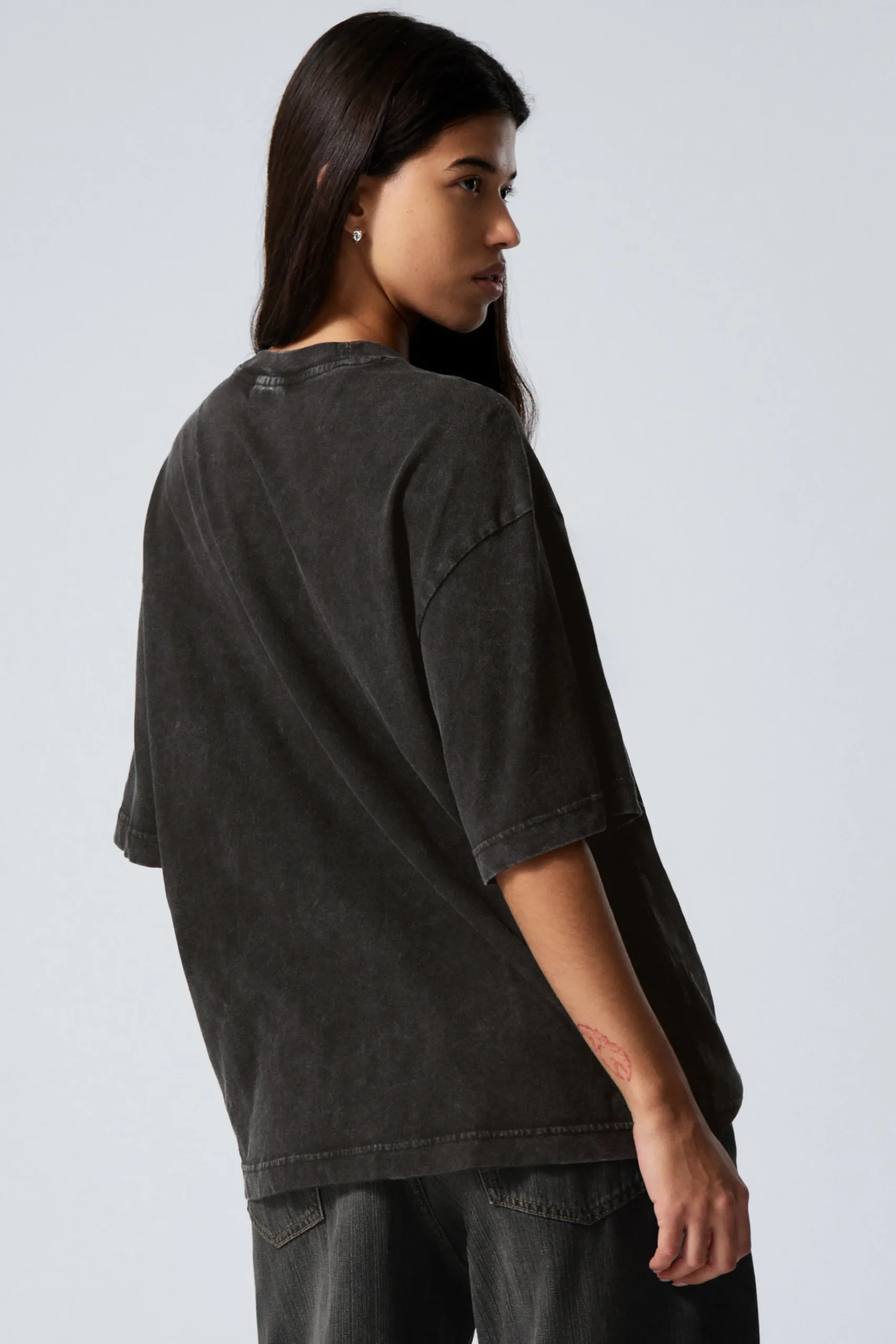 soft_oversized_tshirt_3-2.webp Weekday Basplagg | T-Shirtar<SOFT OVERSIZED T-SHIRT