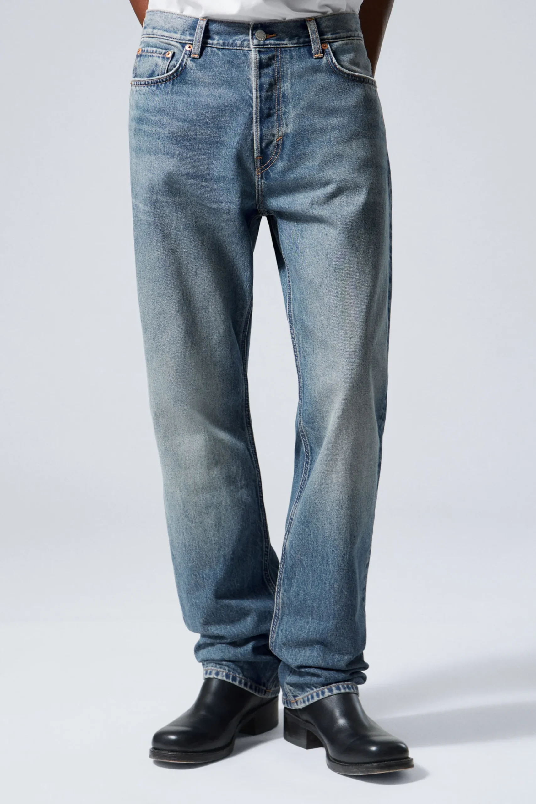 space_relaxed_straight_leg_jeans_1-6.webp Weekday Jeans<SPACE RELAXED STRAIGHT LEG JEANS