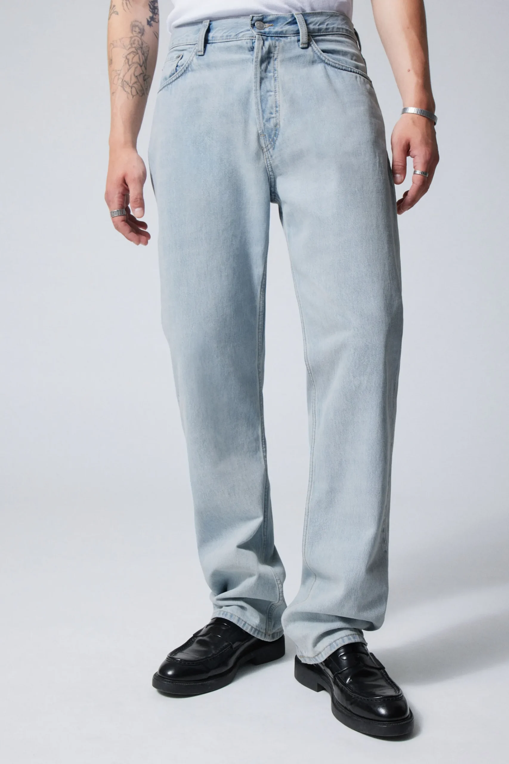 space_relaxed_straight_leg_jeans_1.webp Weekday Jeans<SPACE RELAXED STRAIGHT LEG JEANS