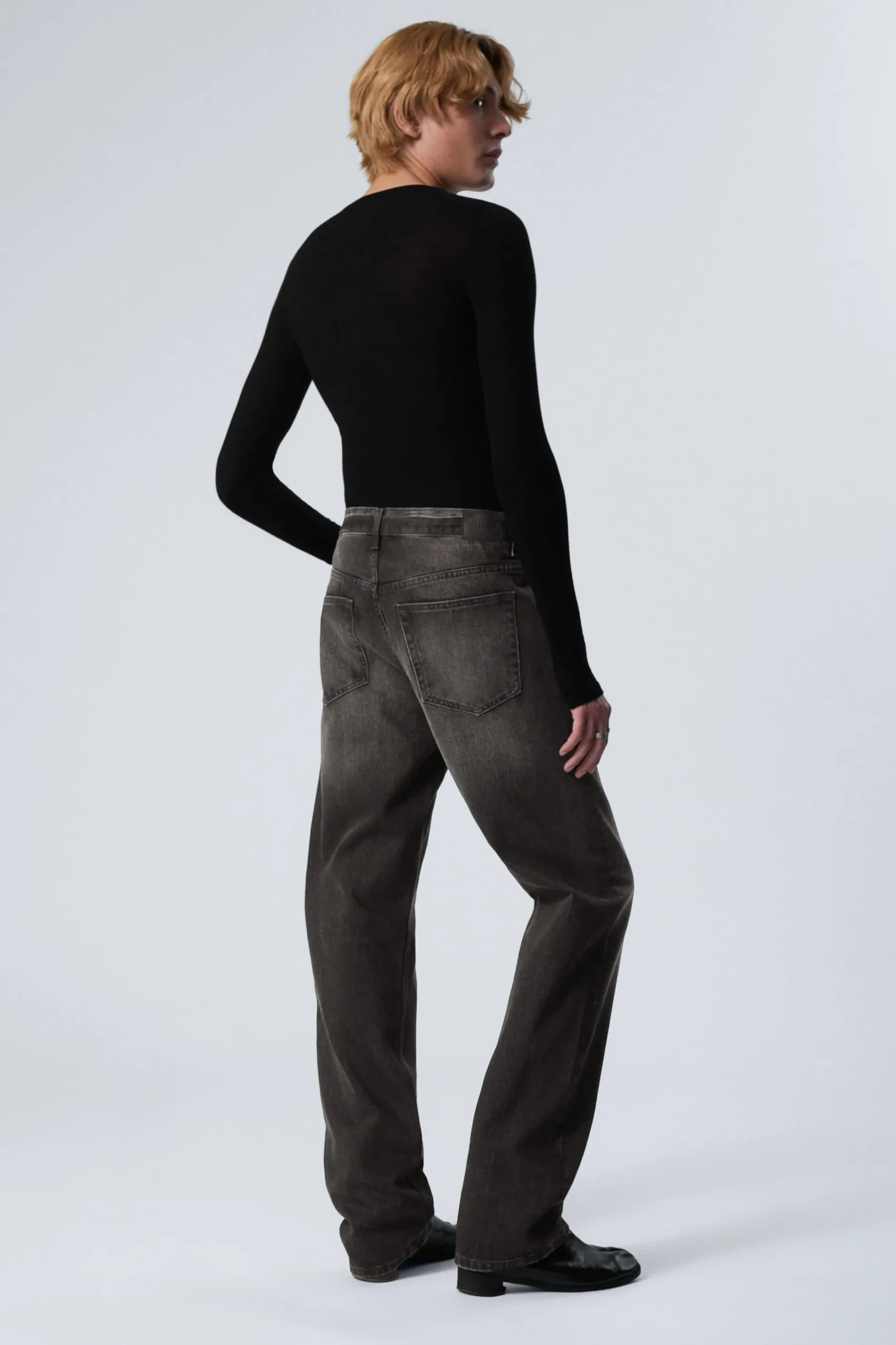 space_relaxed_straight_leg_jeans_3-7.webp Weekday Jeans<SPACE RELAXED STRAIGHT LEG JEANS