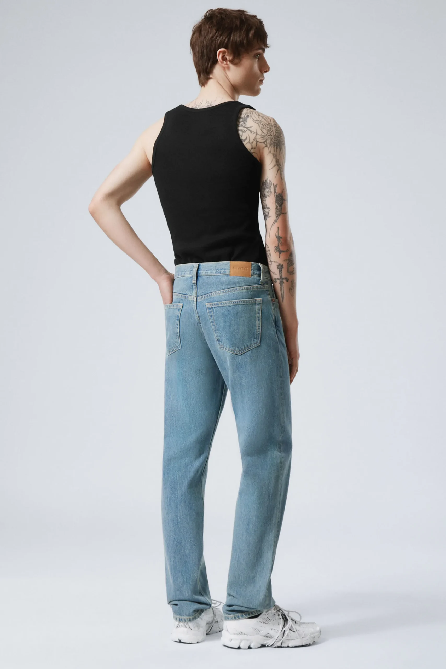 space_relaxed_straight_leg_jeans_4-4.webp Weekday Jeans<SPACE RELAXED STRAIGHT LEG JEANS